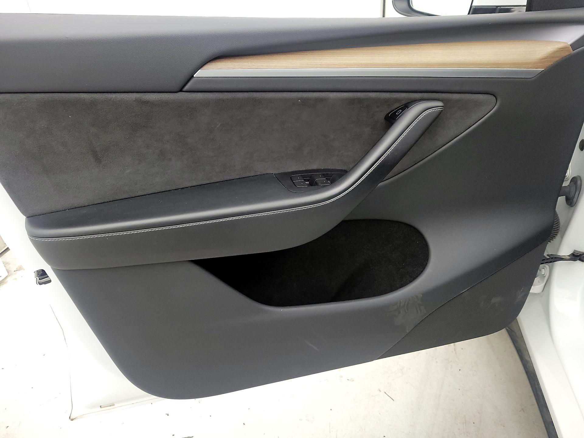 Thumbnail: 2023 Tesla Model Y - 12