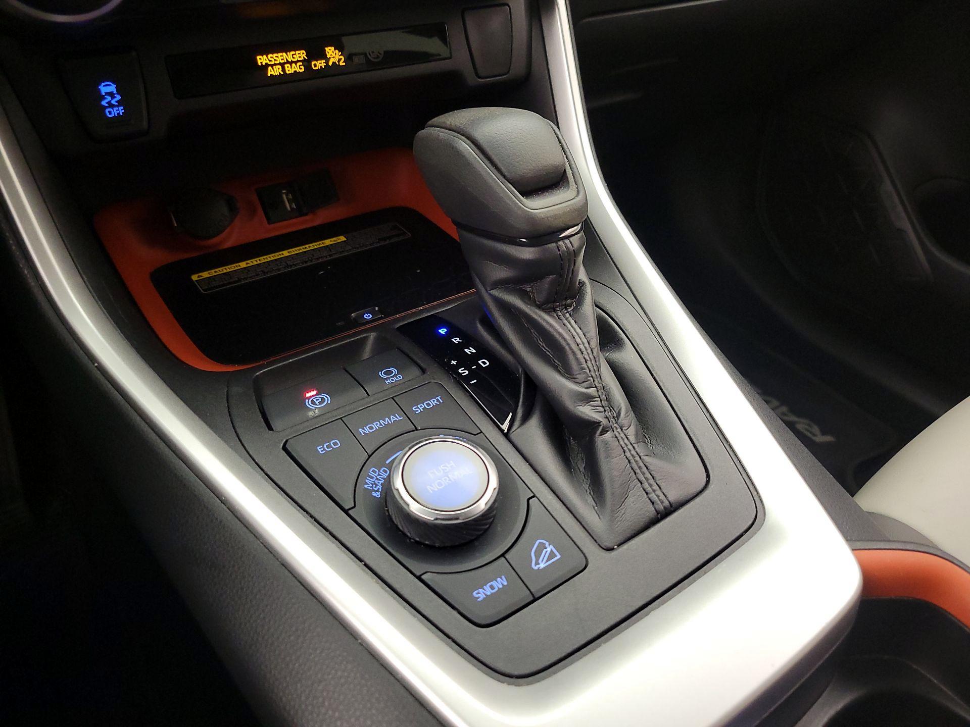 Thumbnail: 2019 Toyota RAV4 - 17