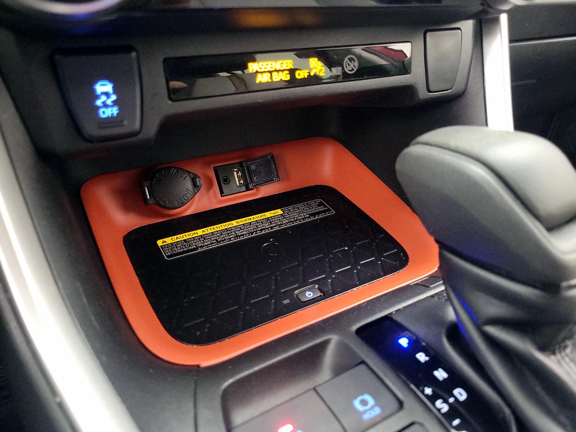 Thumbnail: 2019 Toyota RAV4 - 18