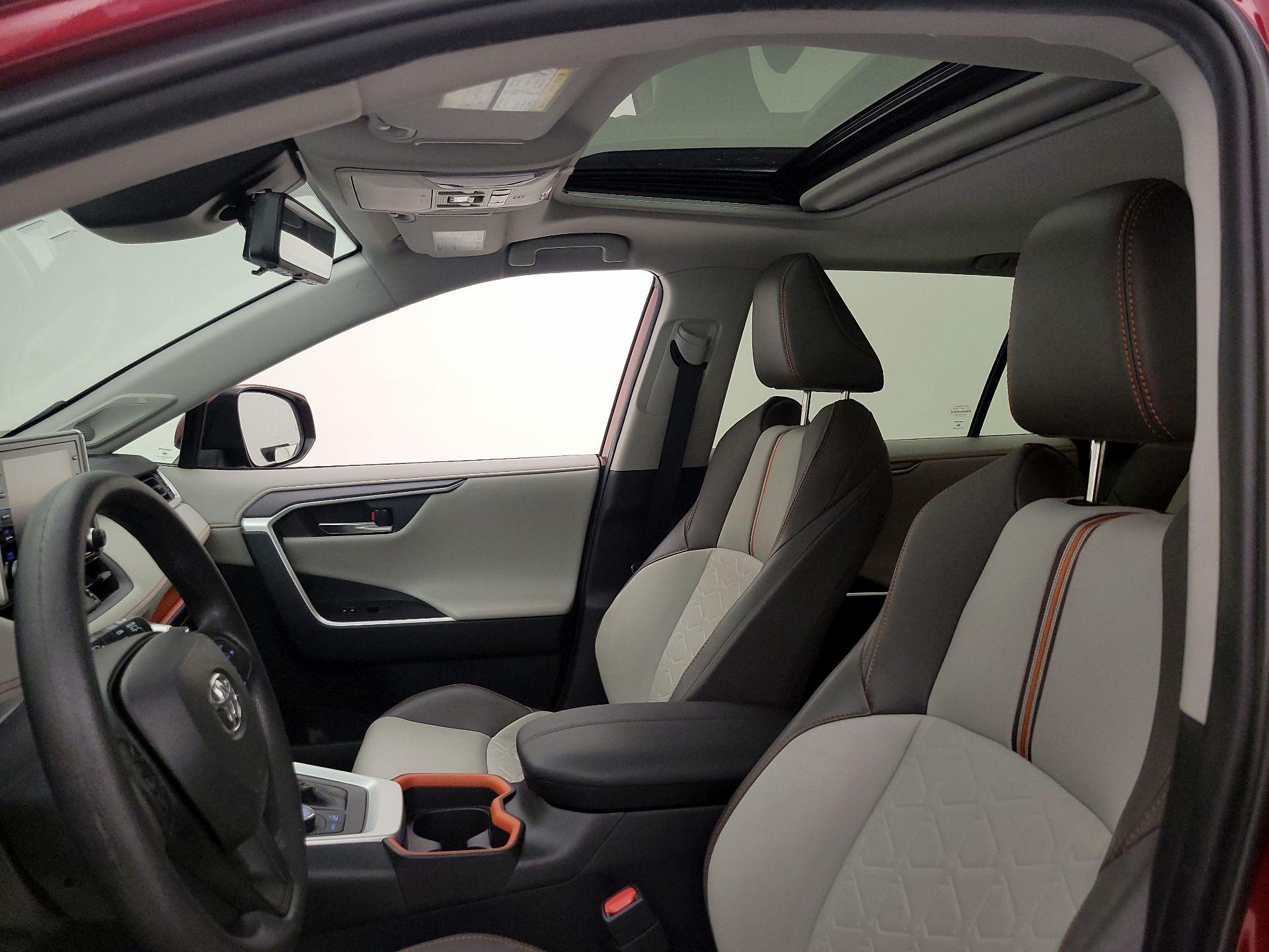 Thumbnail: 2019 Toyota RAV4 - 19