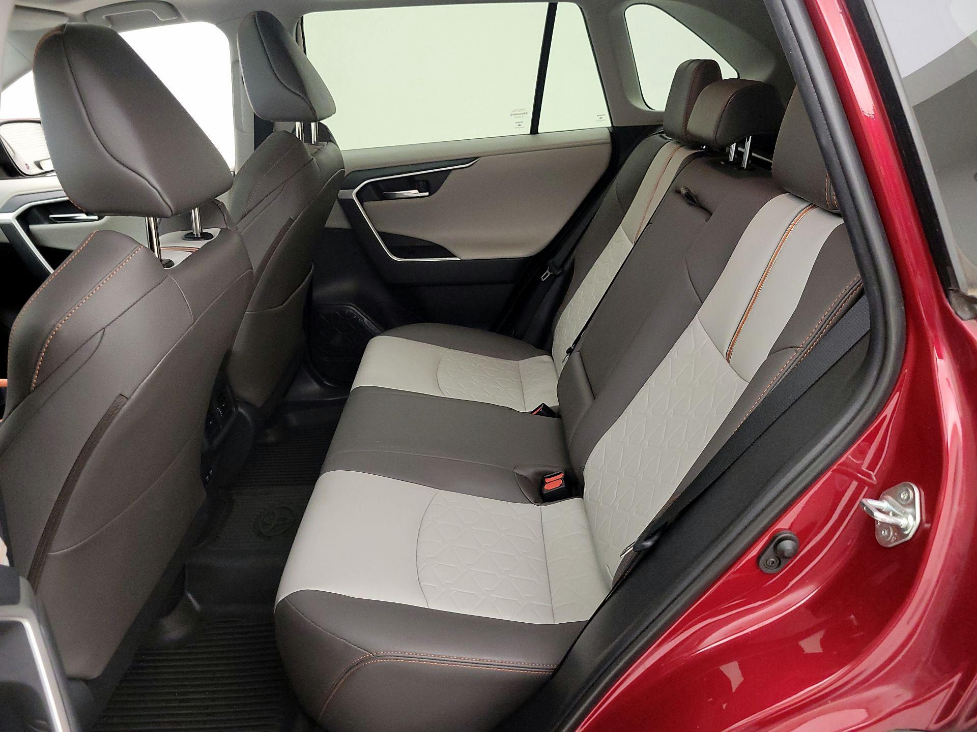 Thumbnail: 2019 Toyota RAV4 - 20