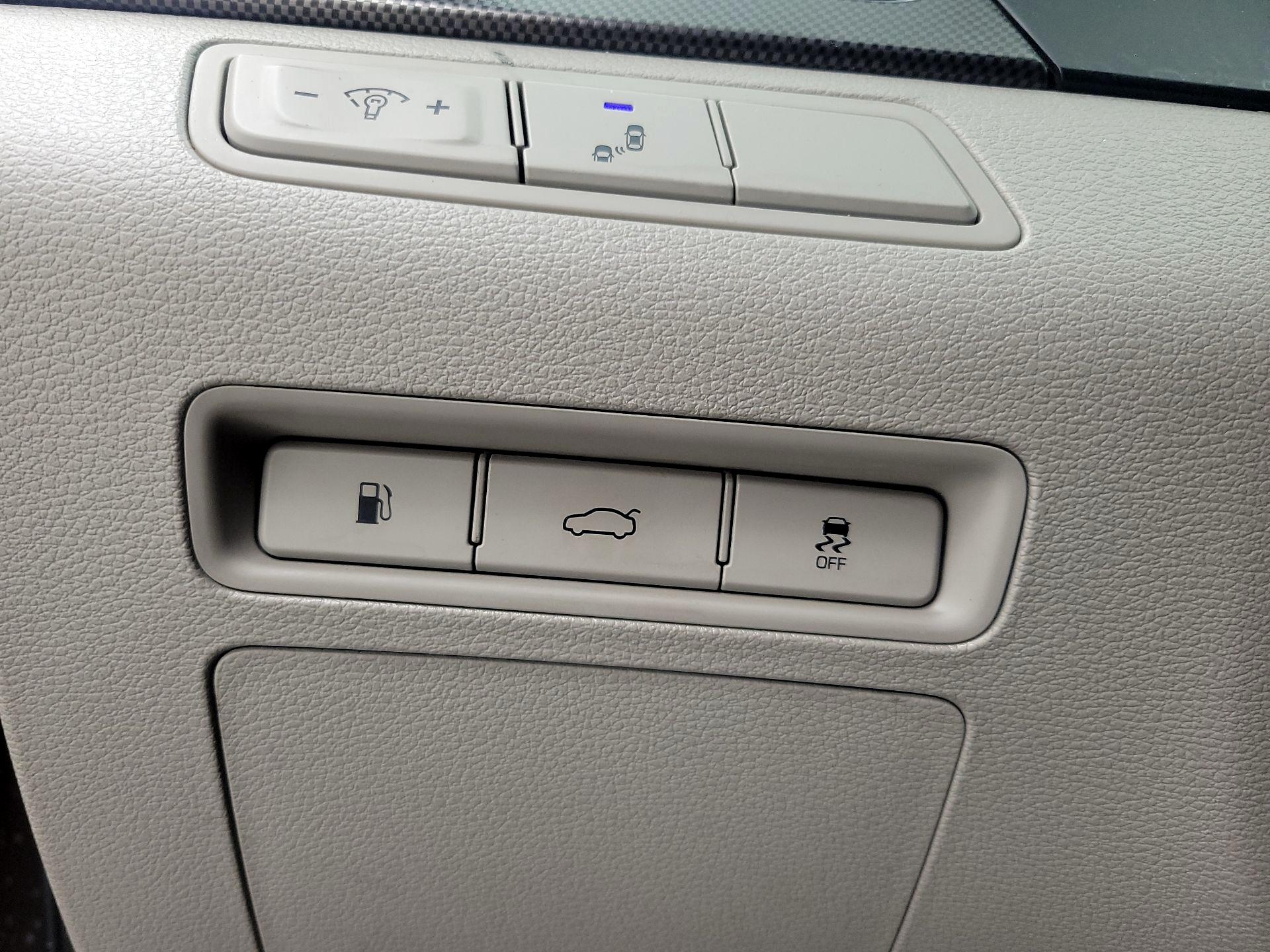 Thumbnail: 2016 Hyundai Sonata - 13