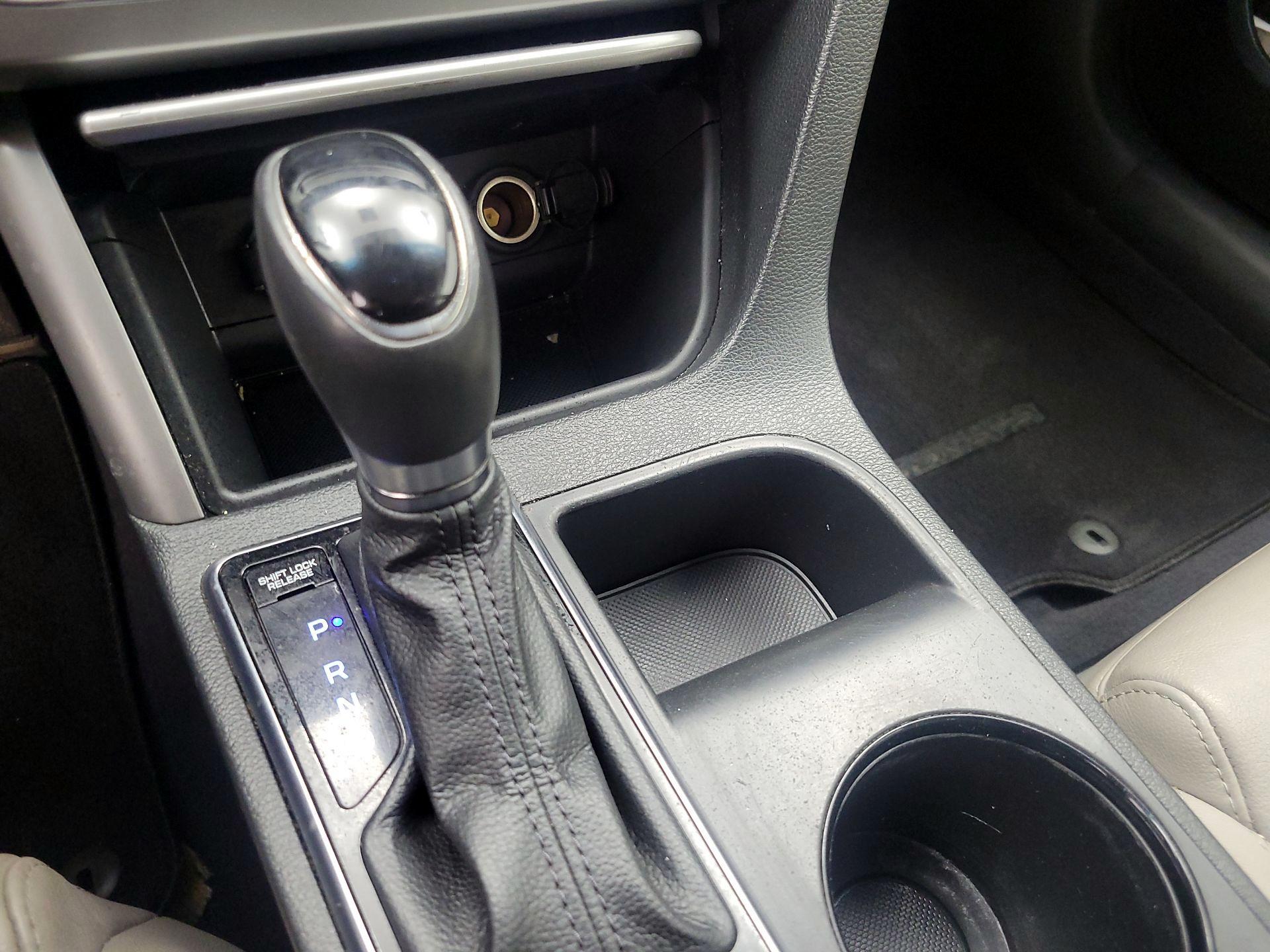 Thumbnail: 2016 Hyundai Sonata - 17