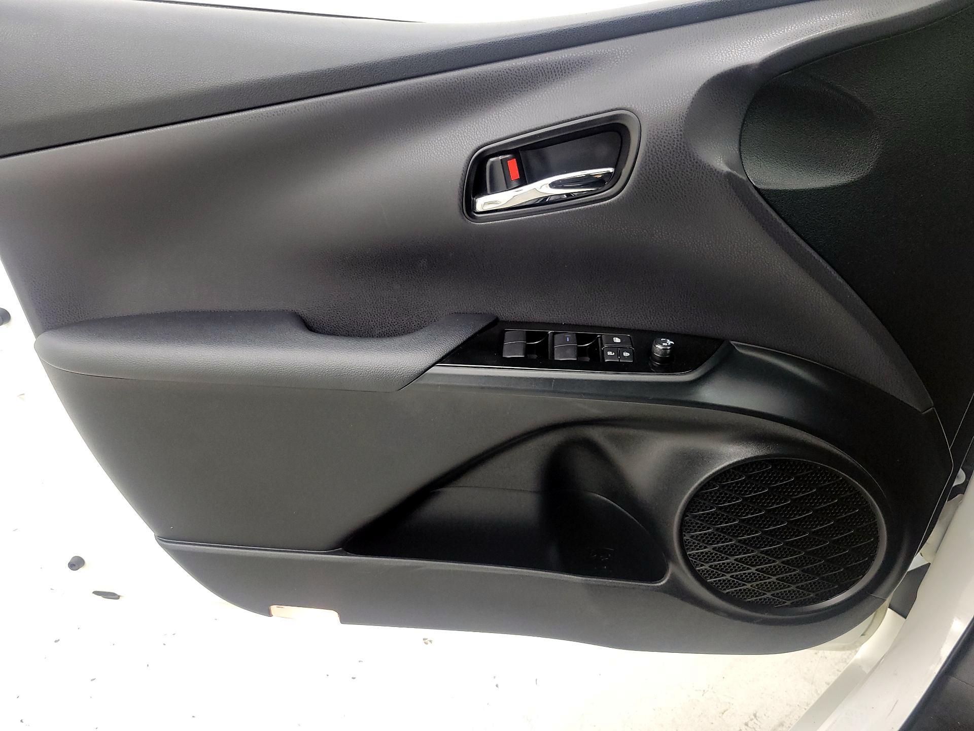 Thumbnail: 2021 Toyota Prius - 12