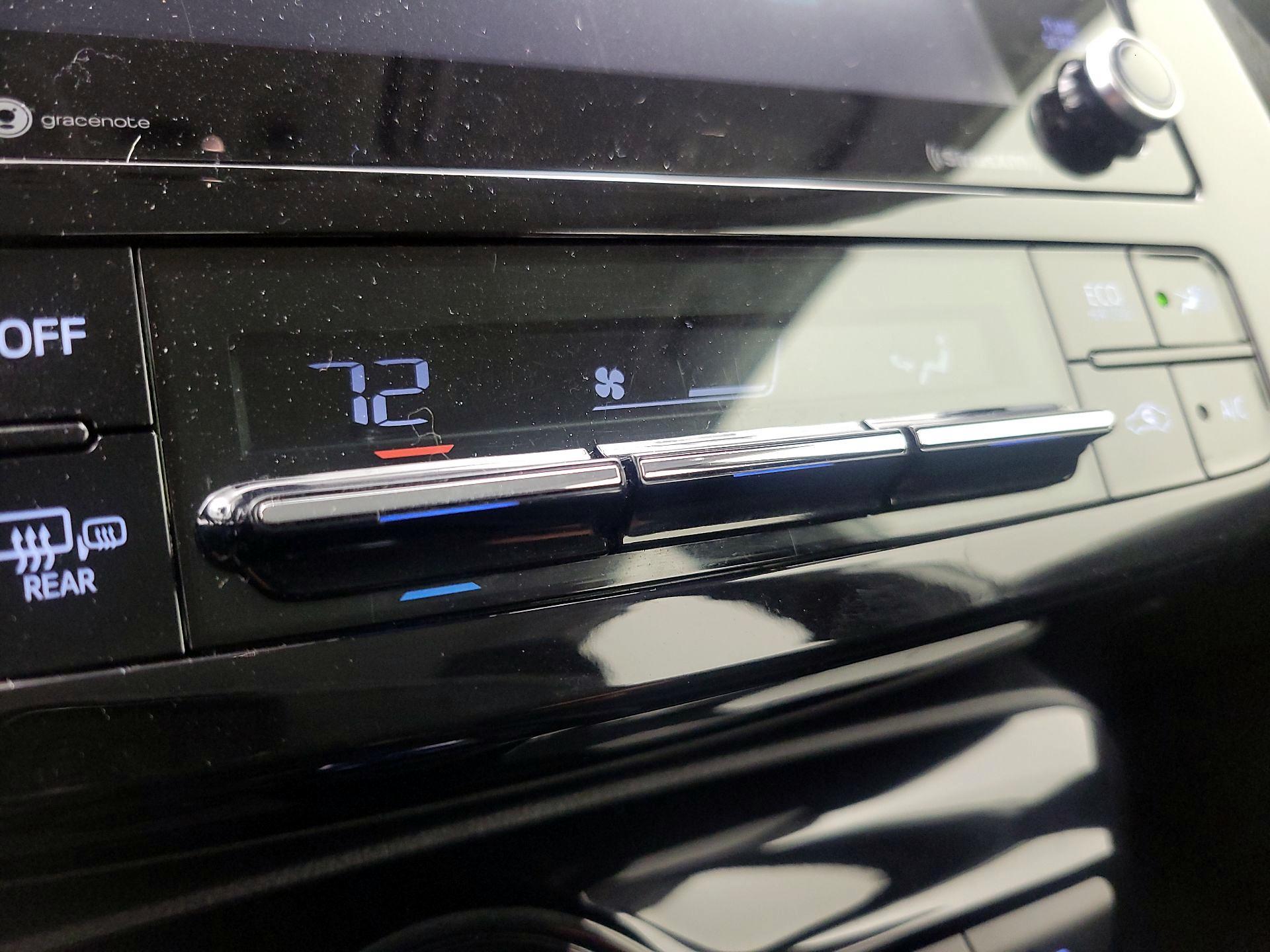 Thumbnail: 2021 Toyota Prius - 16