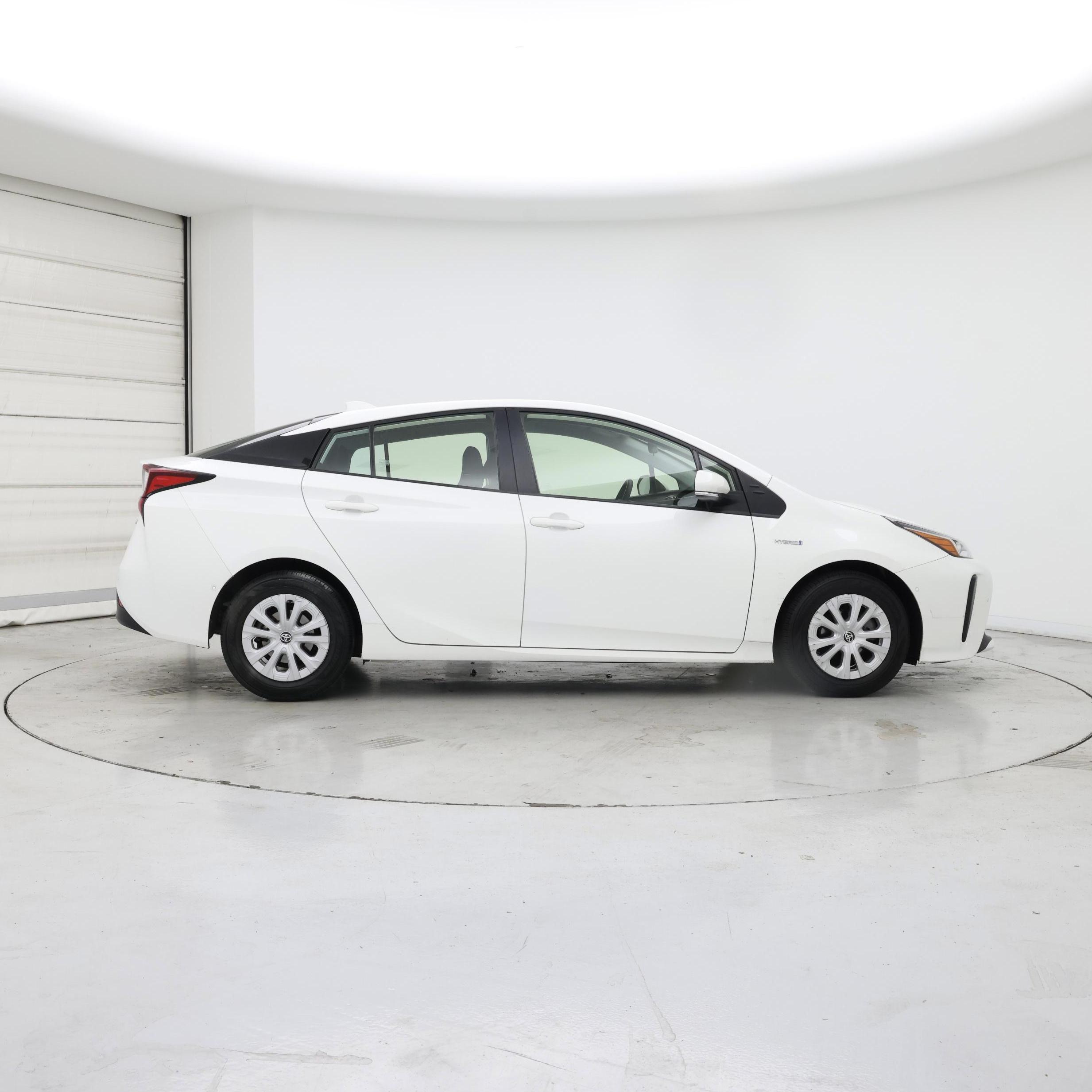 Thumbnail: 2021 Toyota Prius - 7