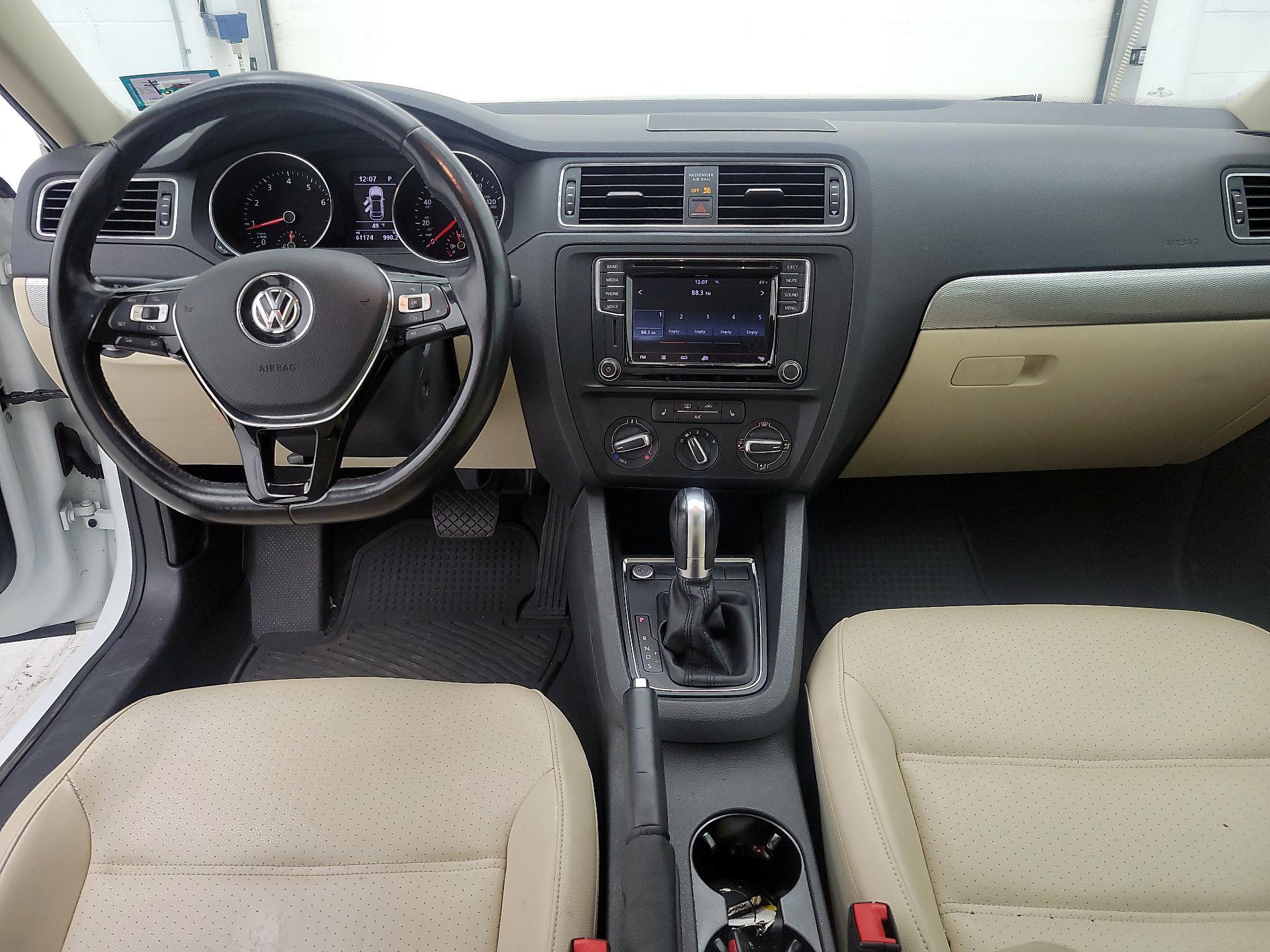 Thumbnail: 2017 Volkswagen Jetta - 9