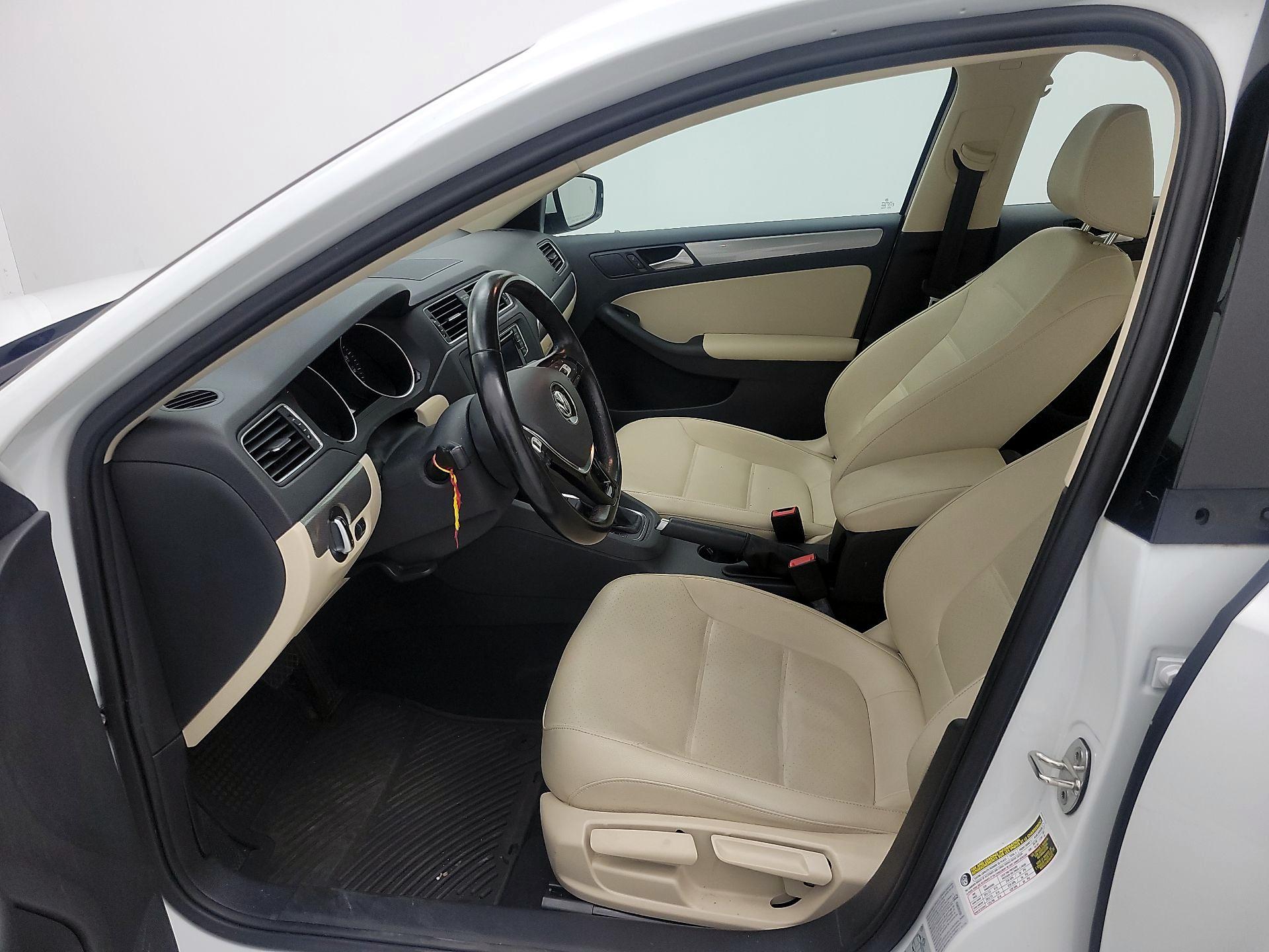 Thumbnail: 2017 Volkswagen Jetta - 11