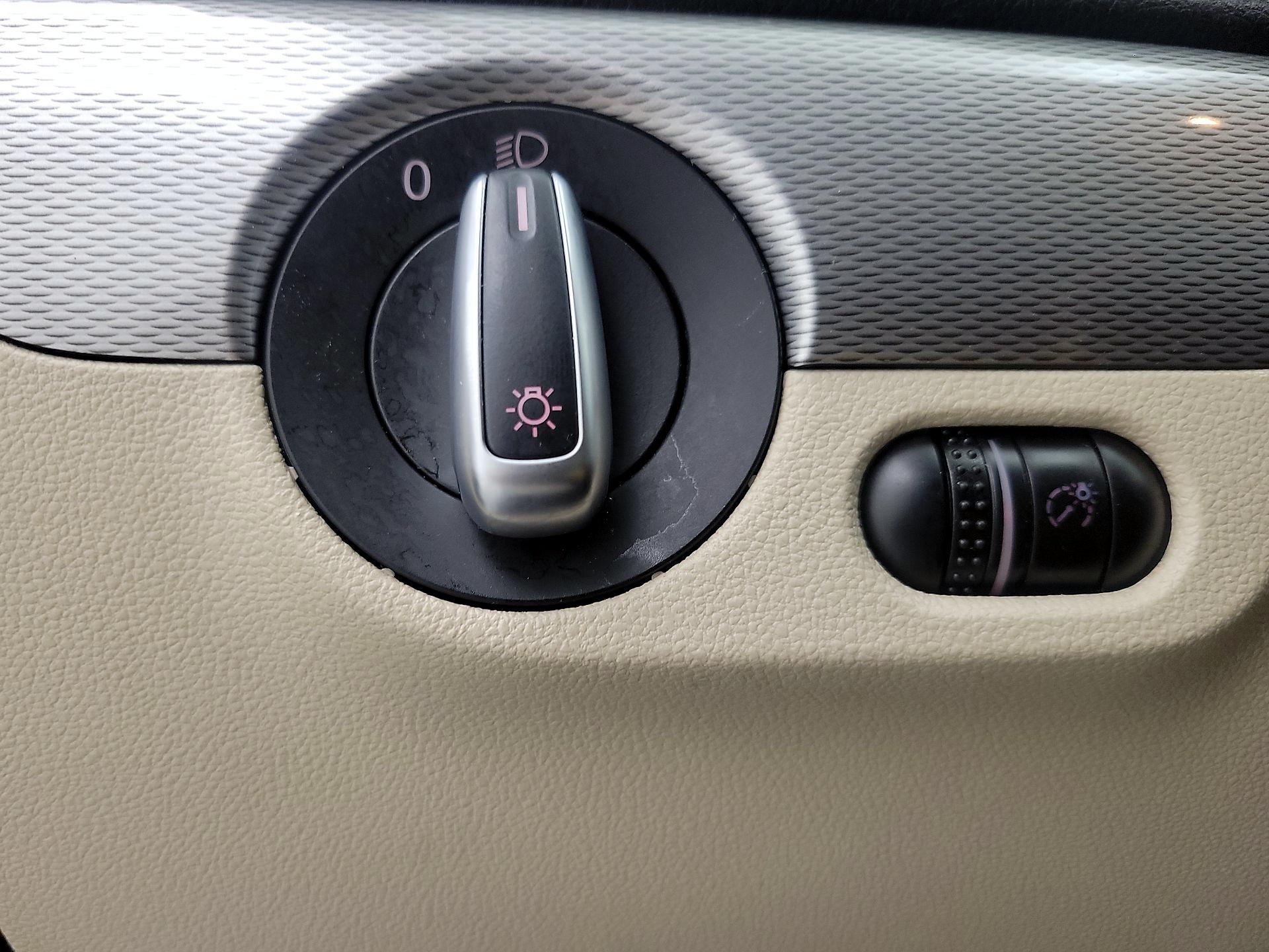 Thumbnail: 2017 Volkswagen Jetta - 13