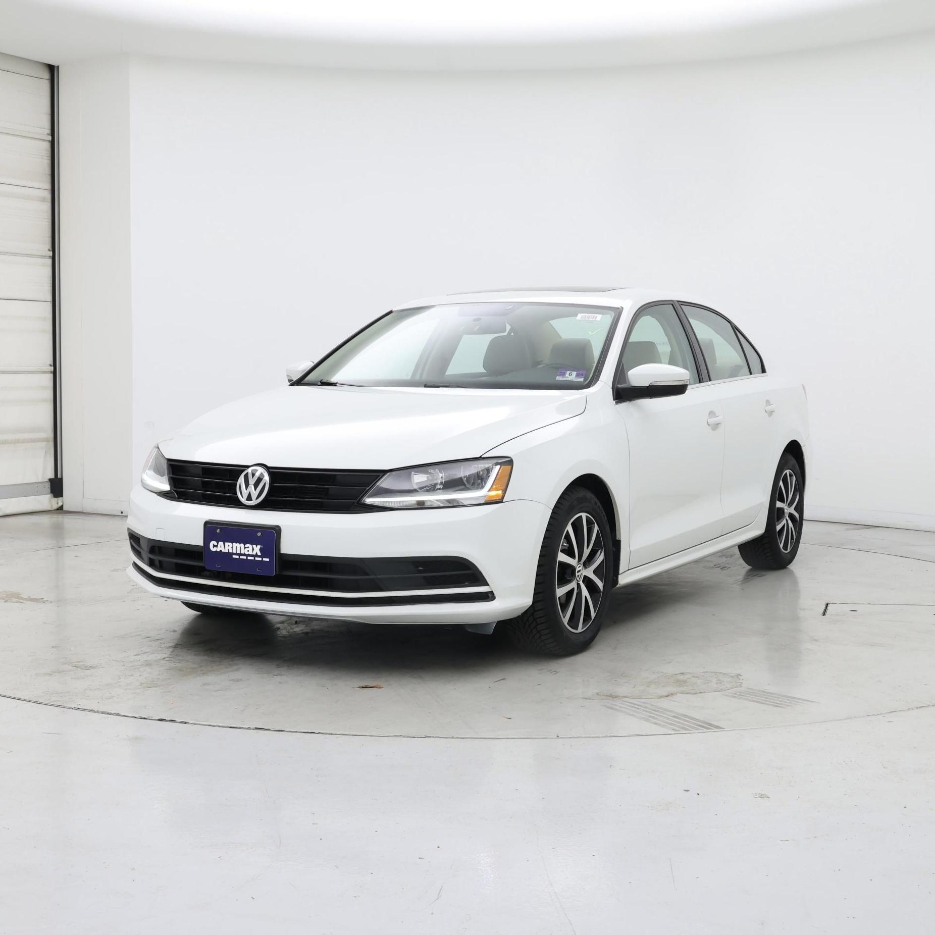 Thumbnail: 2017 Volkswagen Jetta - 4