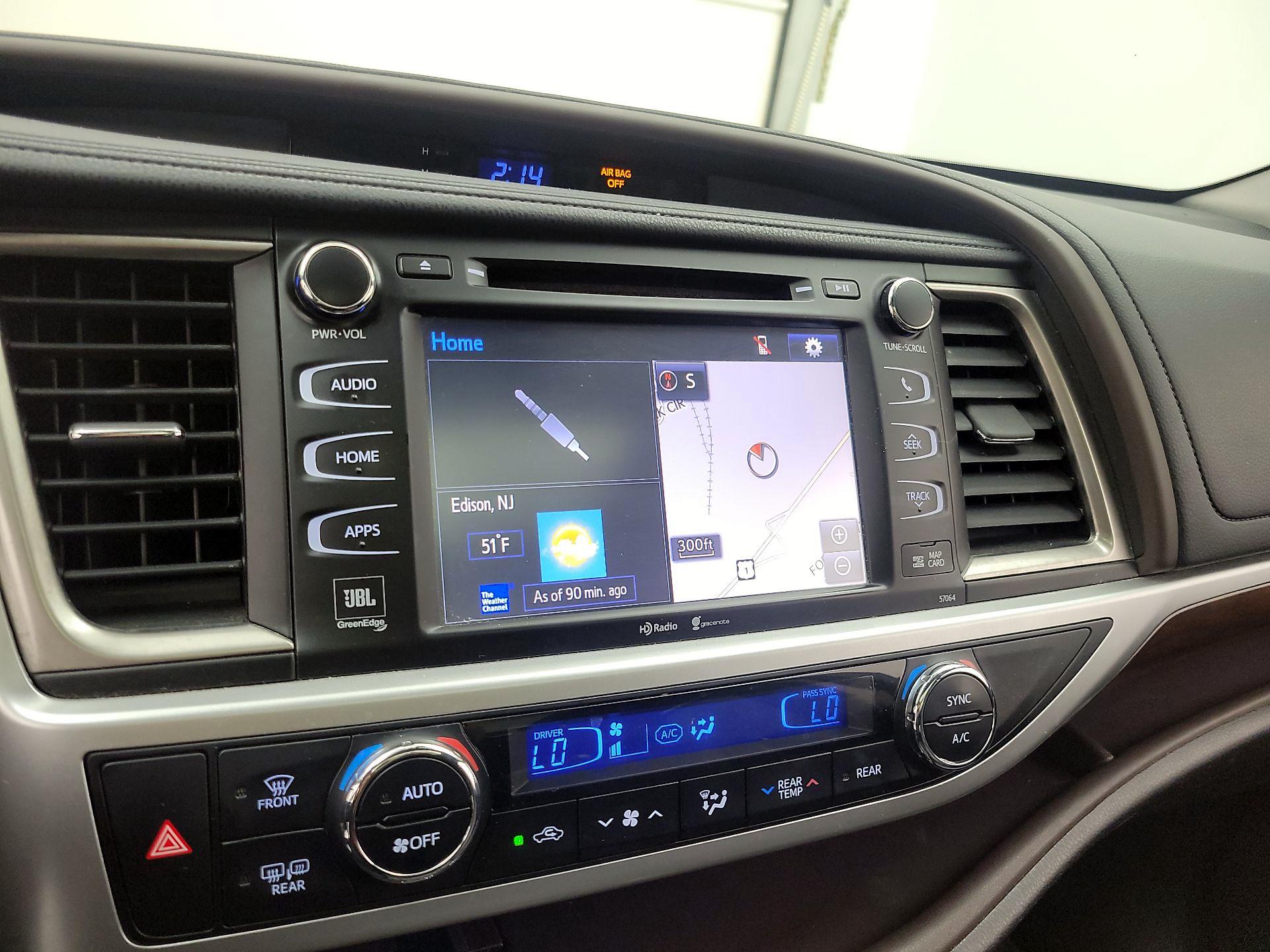 Thumbnail: 2015 Toyota Highlander - 15