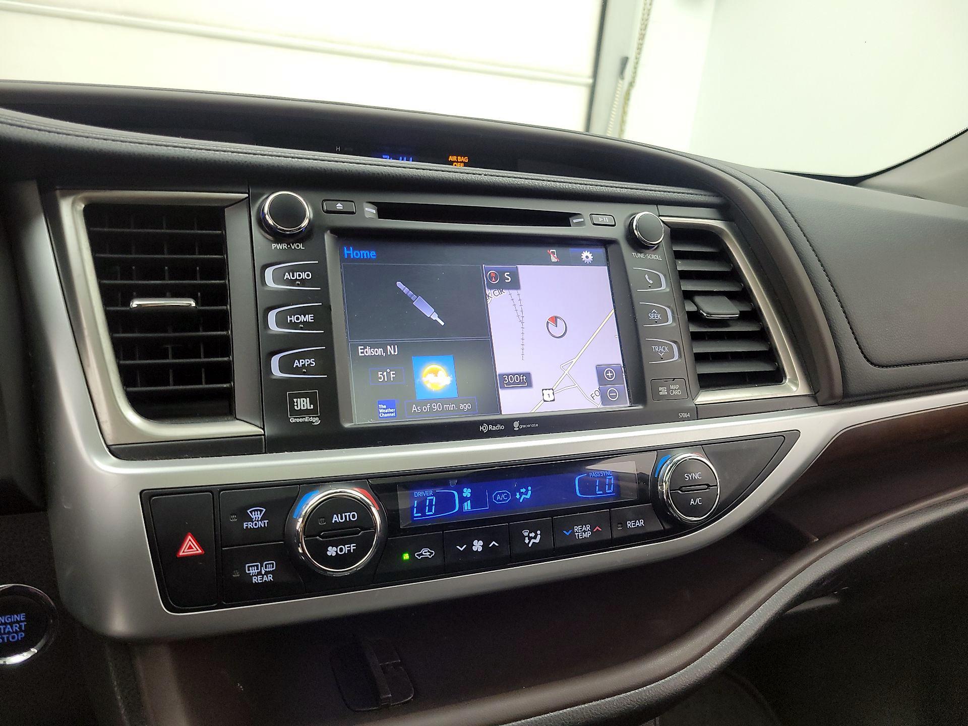 Thumbnail: 2015 Toyota Highlander - 16