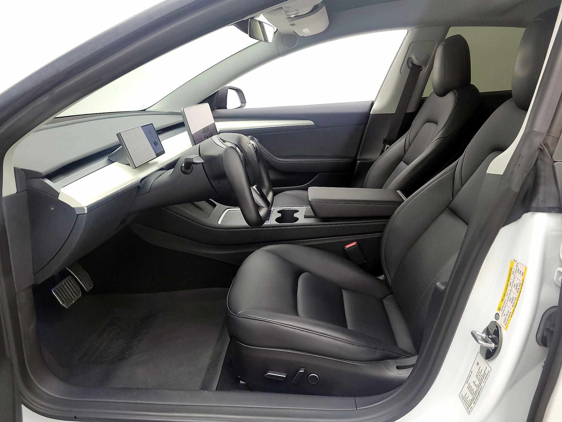 Thumbnail: 2023 Tesla Model 3 - 11