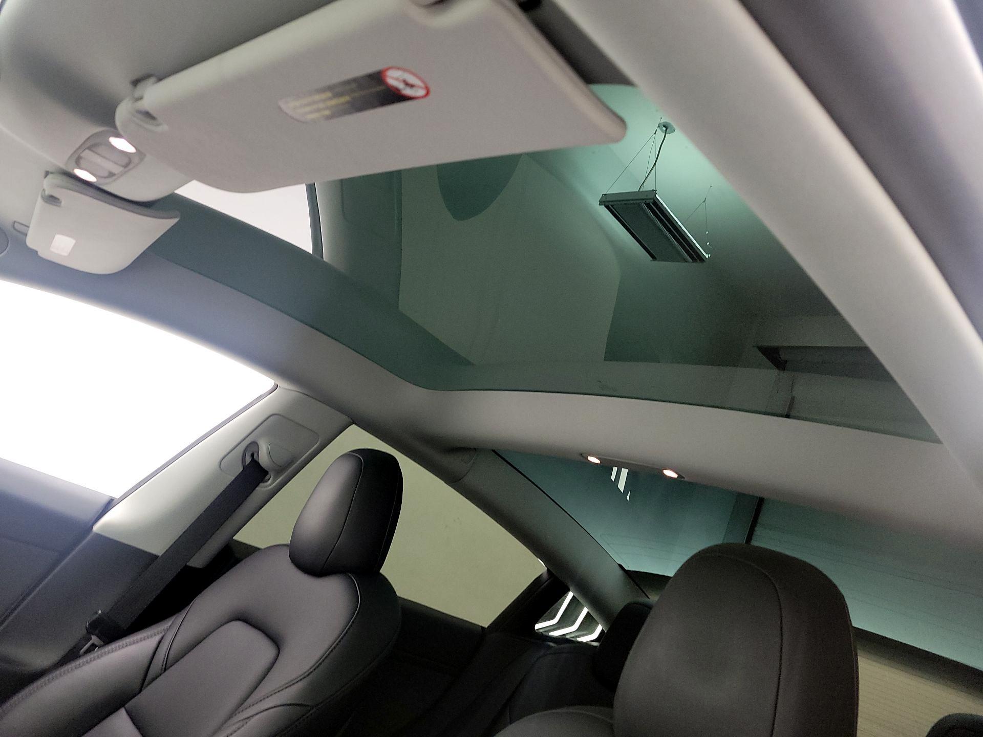 Thumbnail: 2023 Tesla Model 3 - 17