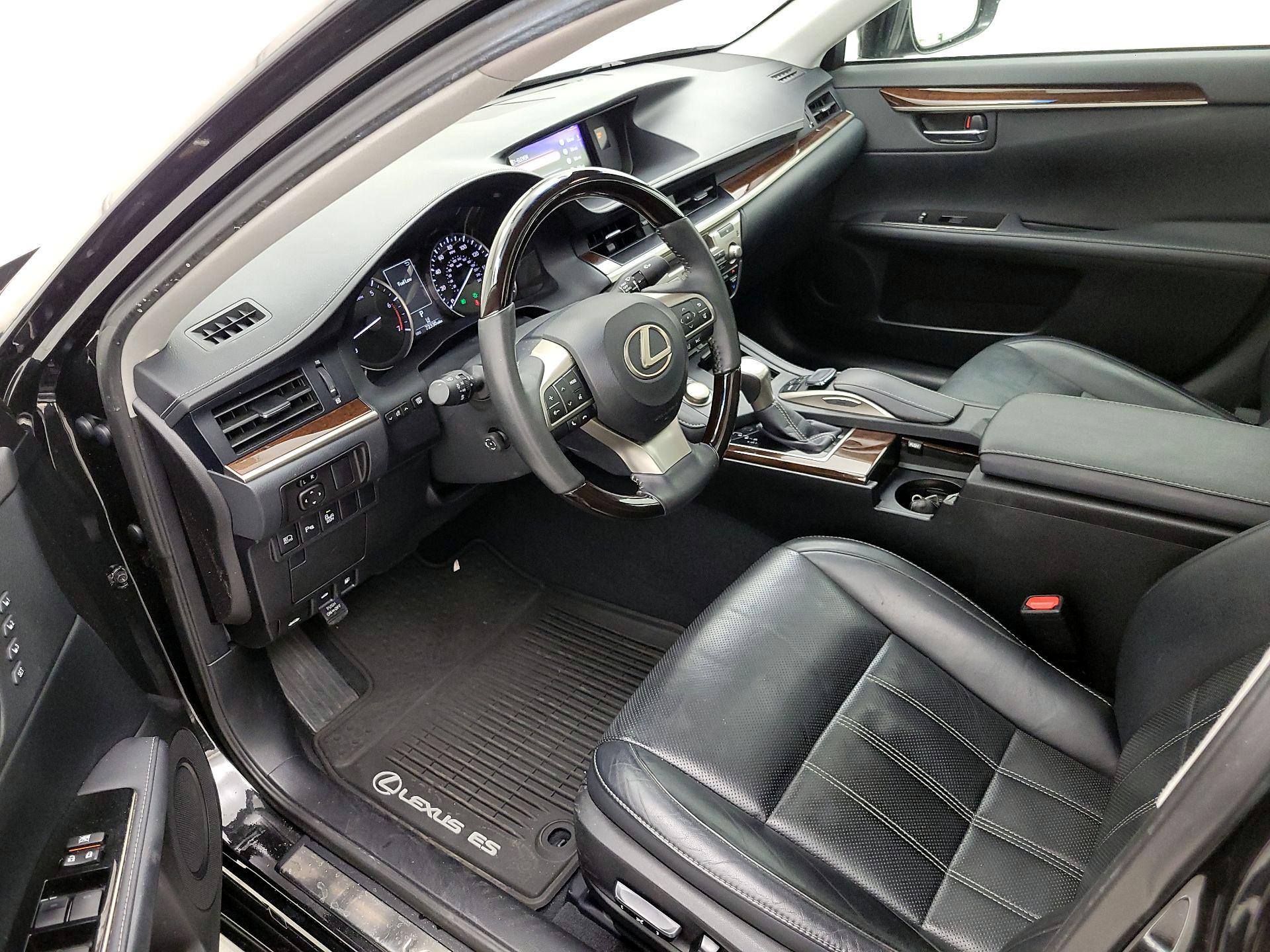 Thumbnail: 2017 Lexus ES - 11