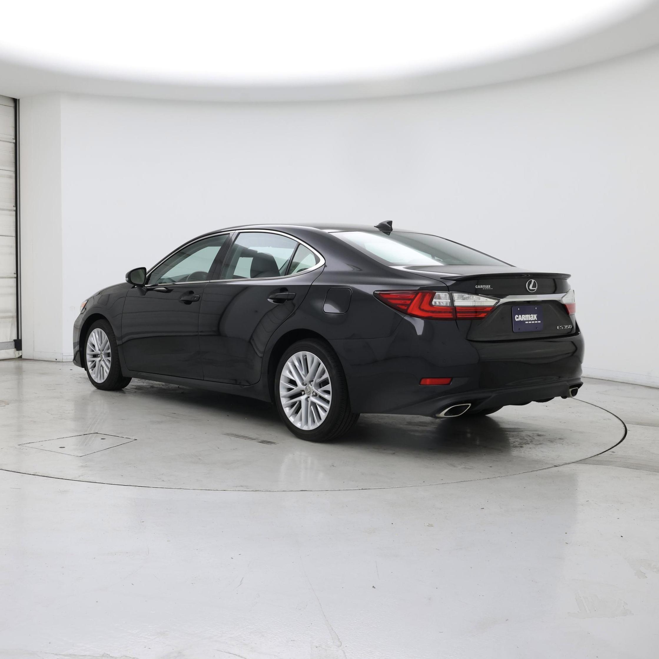 Thumbnail: 2017 Lexus ES - 2