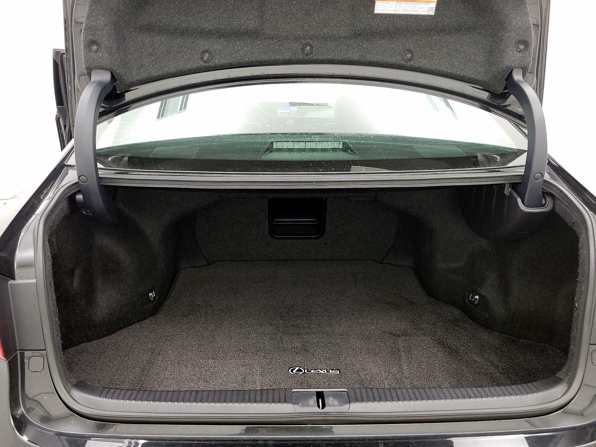 Thumbnail: 2017 Lexus ES - 20