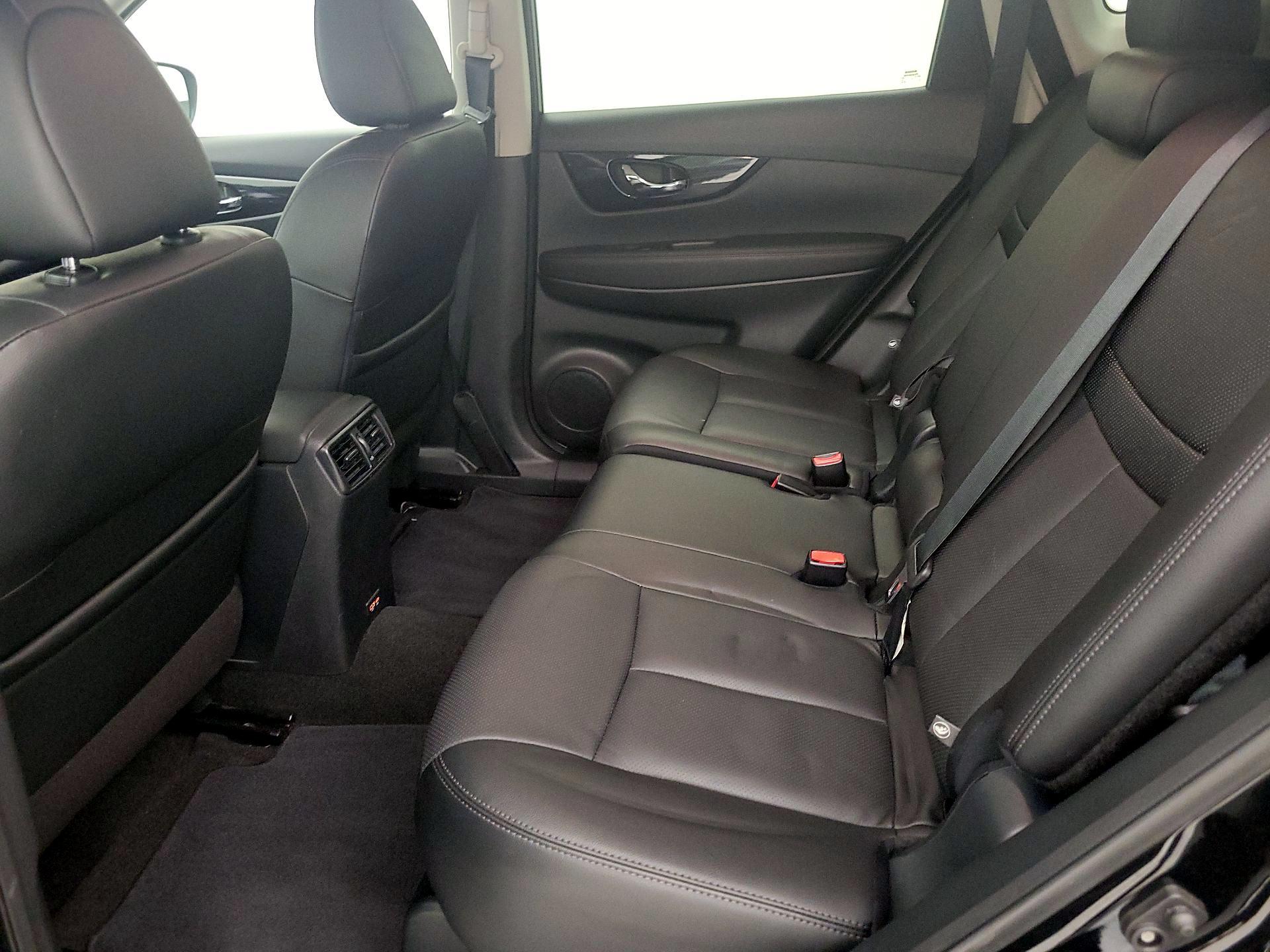 Thumbnail: 2019 Nissan Rogue - 20