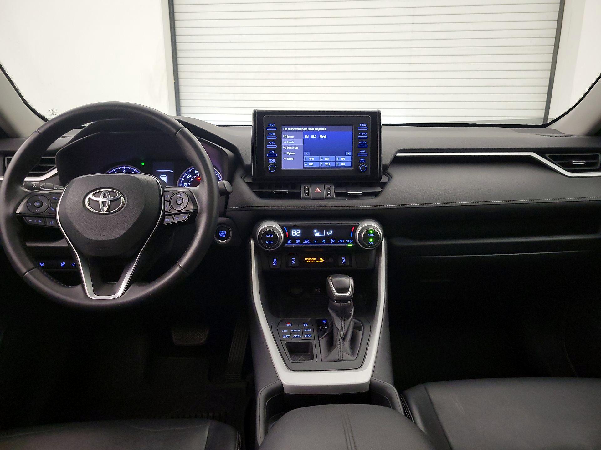 Thumbnail: 2019 Toyota RAV4 - 9