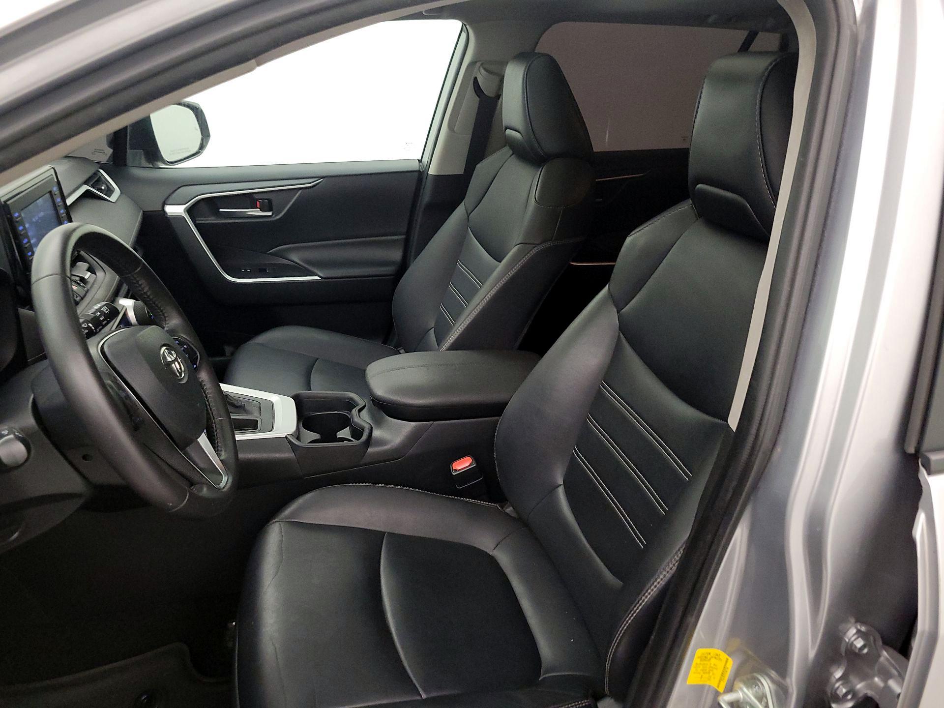 Thumbnail: 2019 Toyota RAV4 - 11