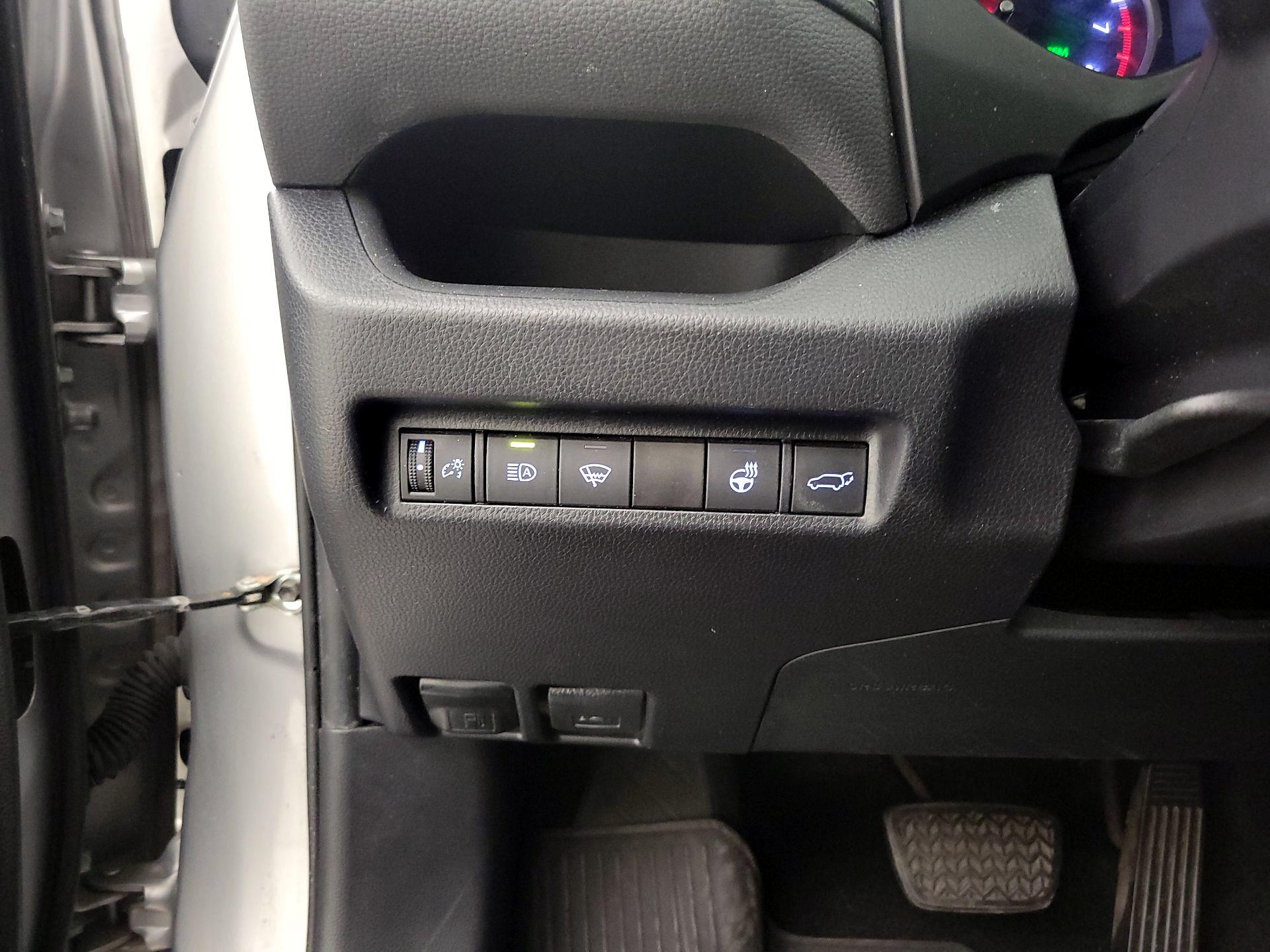 Thumbnail: 2019 Toyota RAV4 - 13