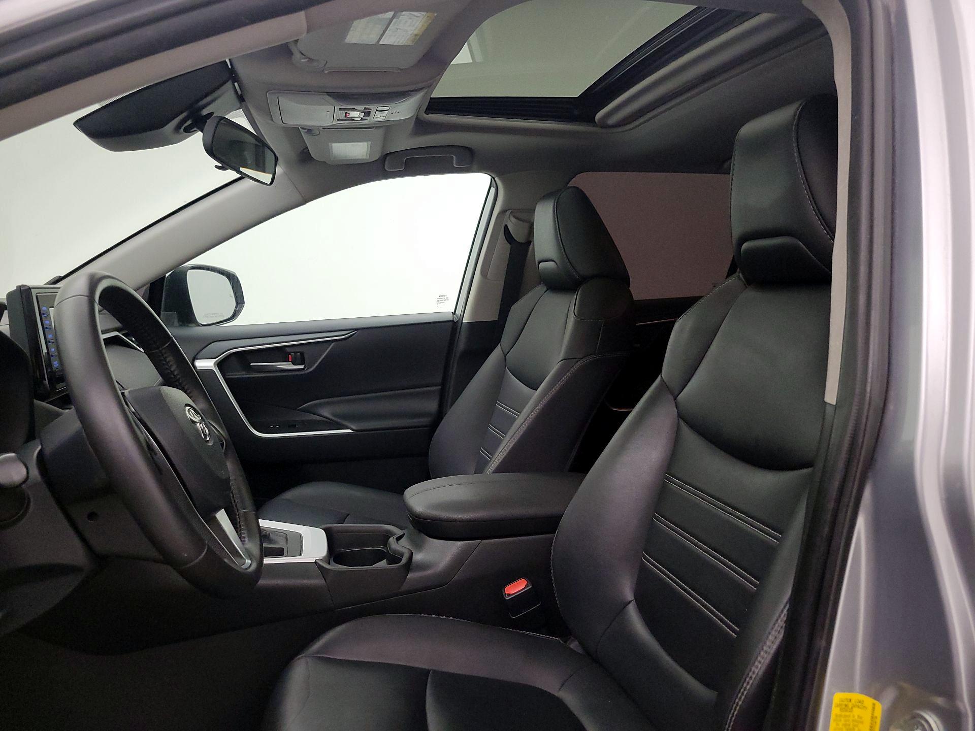 Thumbnail: 2019 Toyota RAV4 - 19