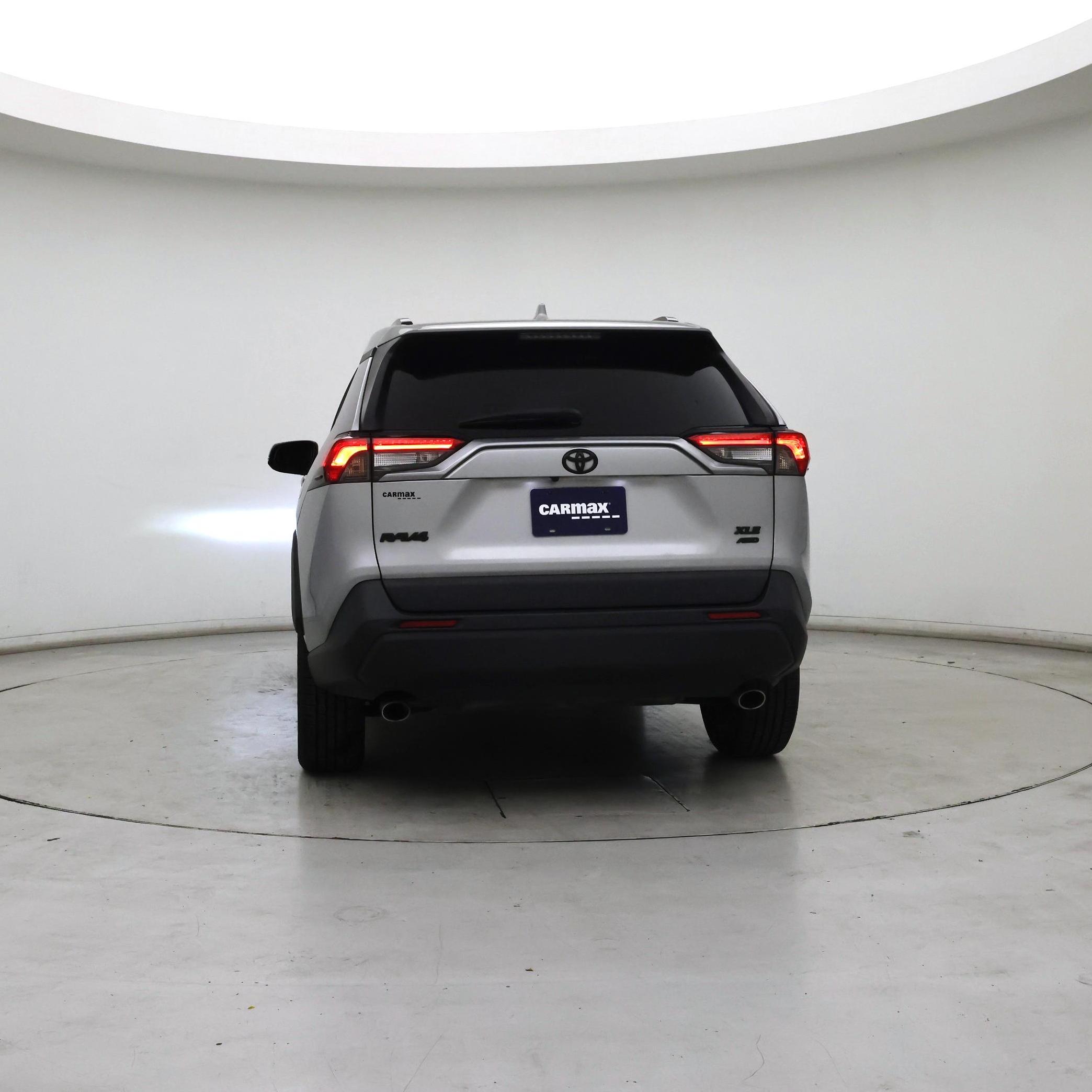 Thumbnail: 2019 Toyota RAV4 - 6