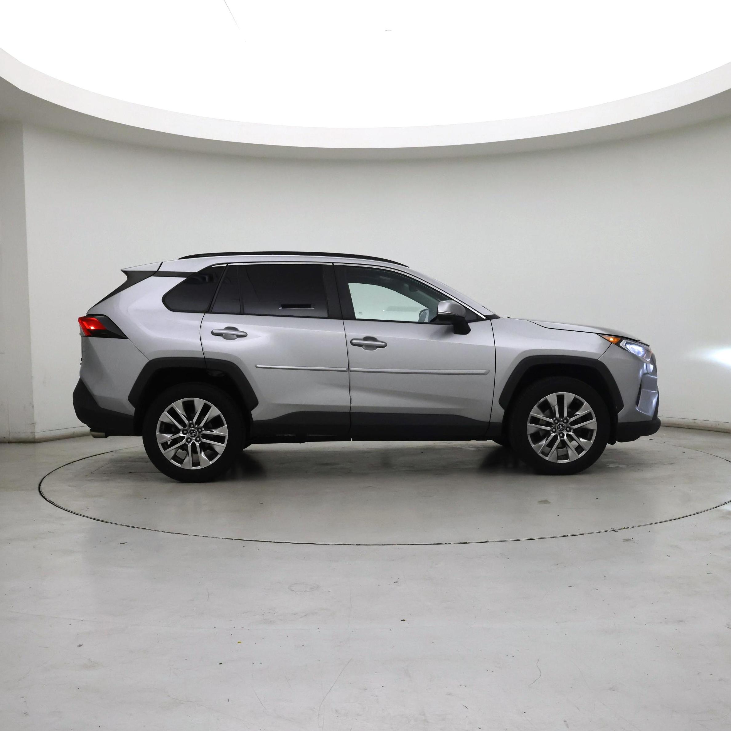 Thumbnail: 2019 Toyota RAV4 - 7