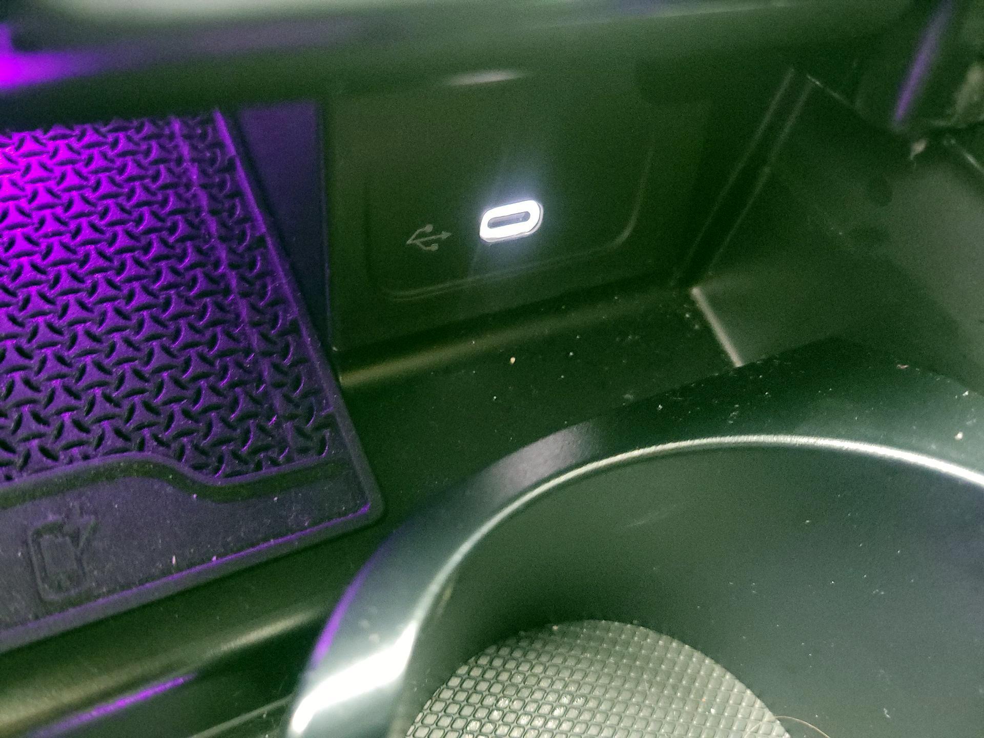 Thumbnail: 2024 Mercedes-Benz C-Class - 18