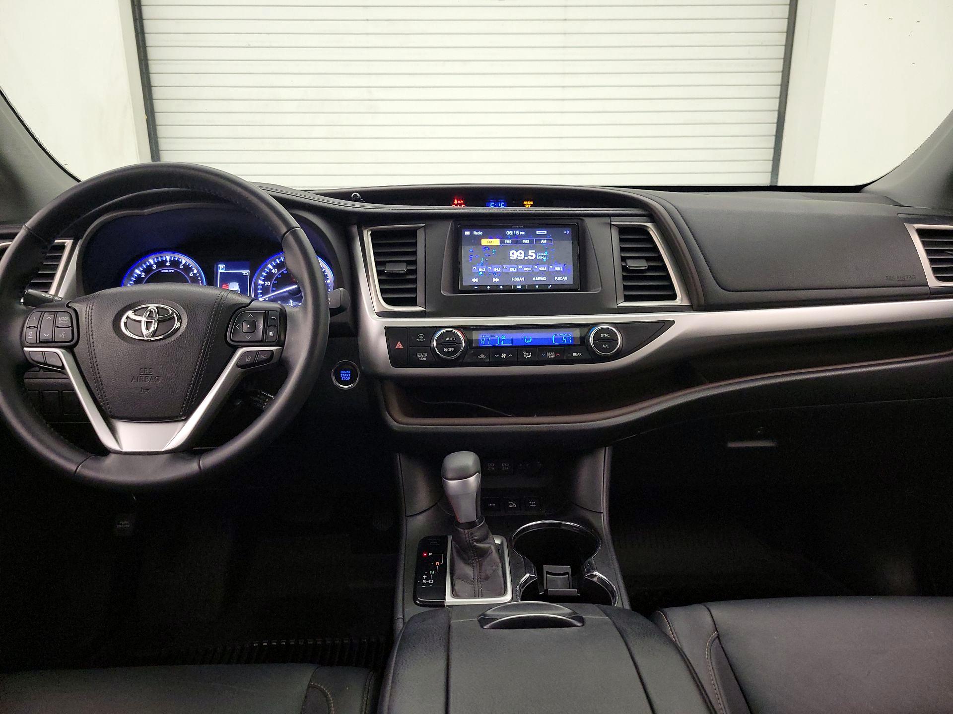 Thumbnail: 2017 Toyota Highlander - 9