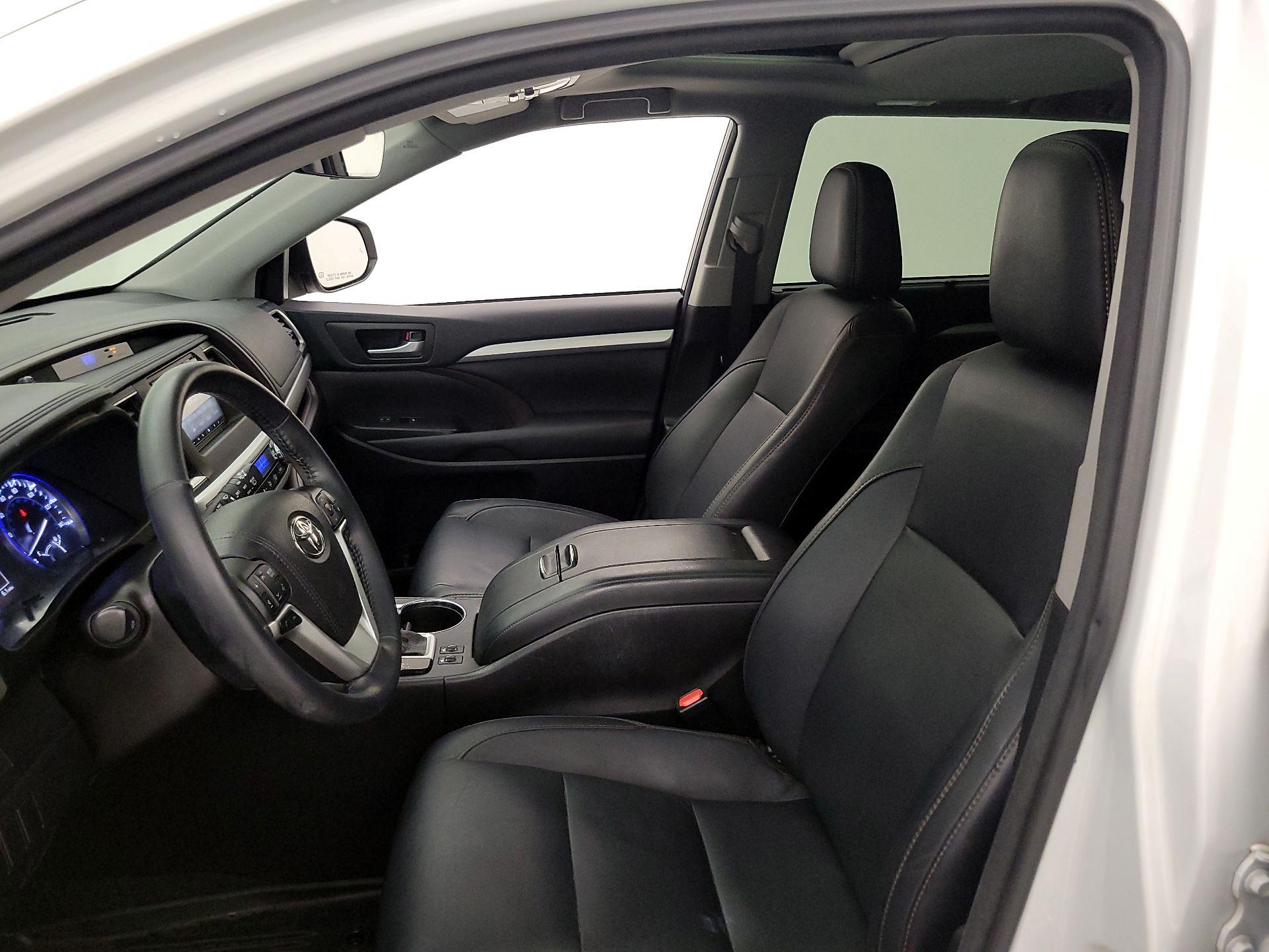 Thumbnail: 2017 Toyota Highlander - 11