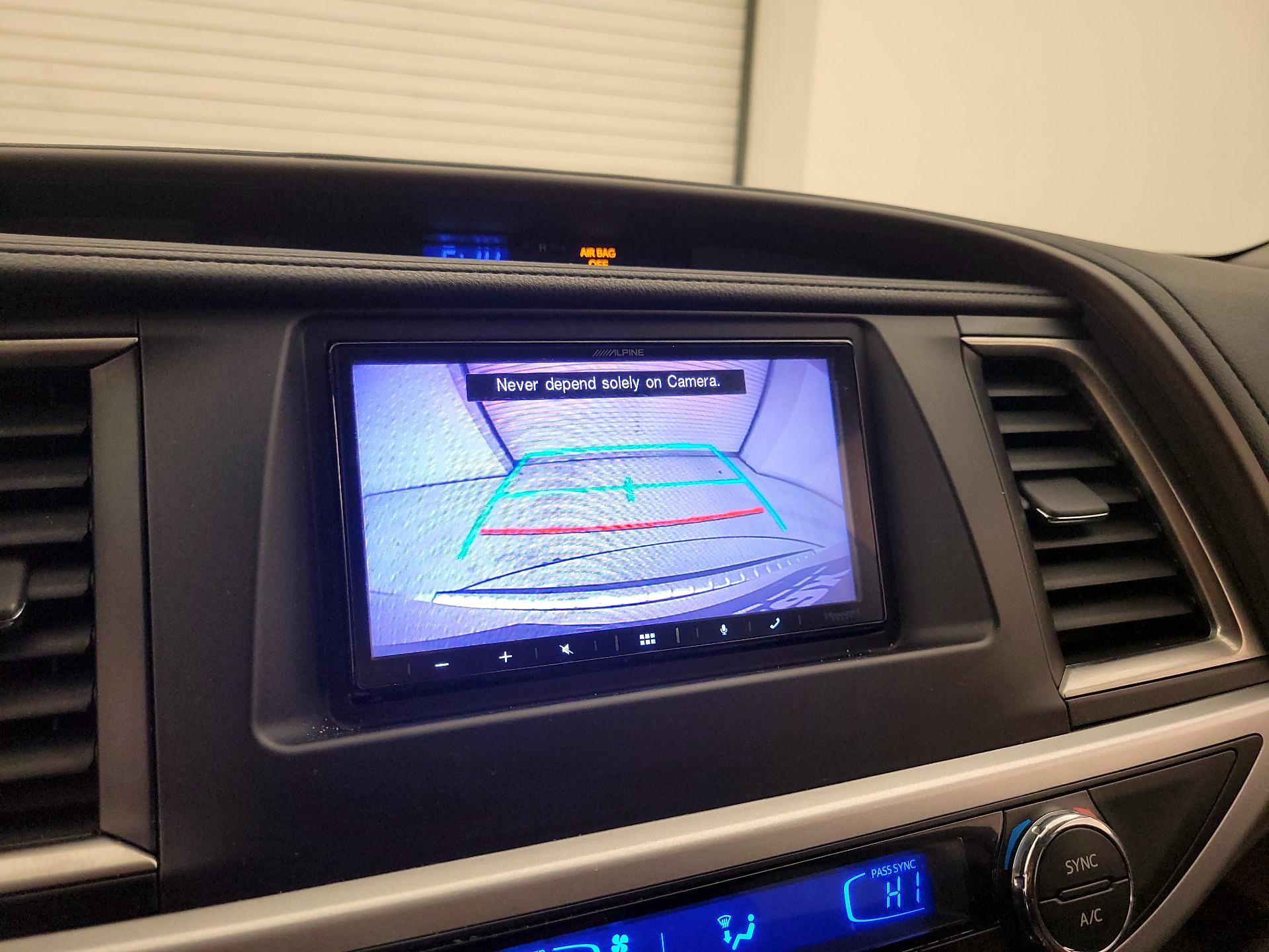 Thumbnail: 2017 Toyota Highlander - 14