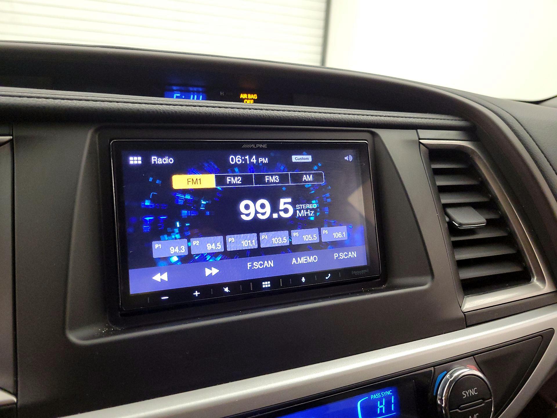 Thumbnail: 2017 Toyota Highlander - 15