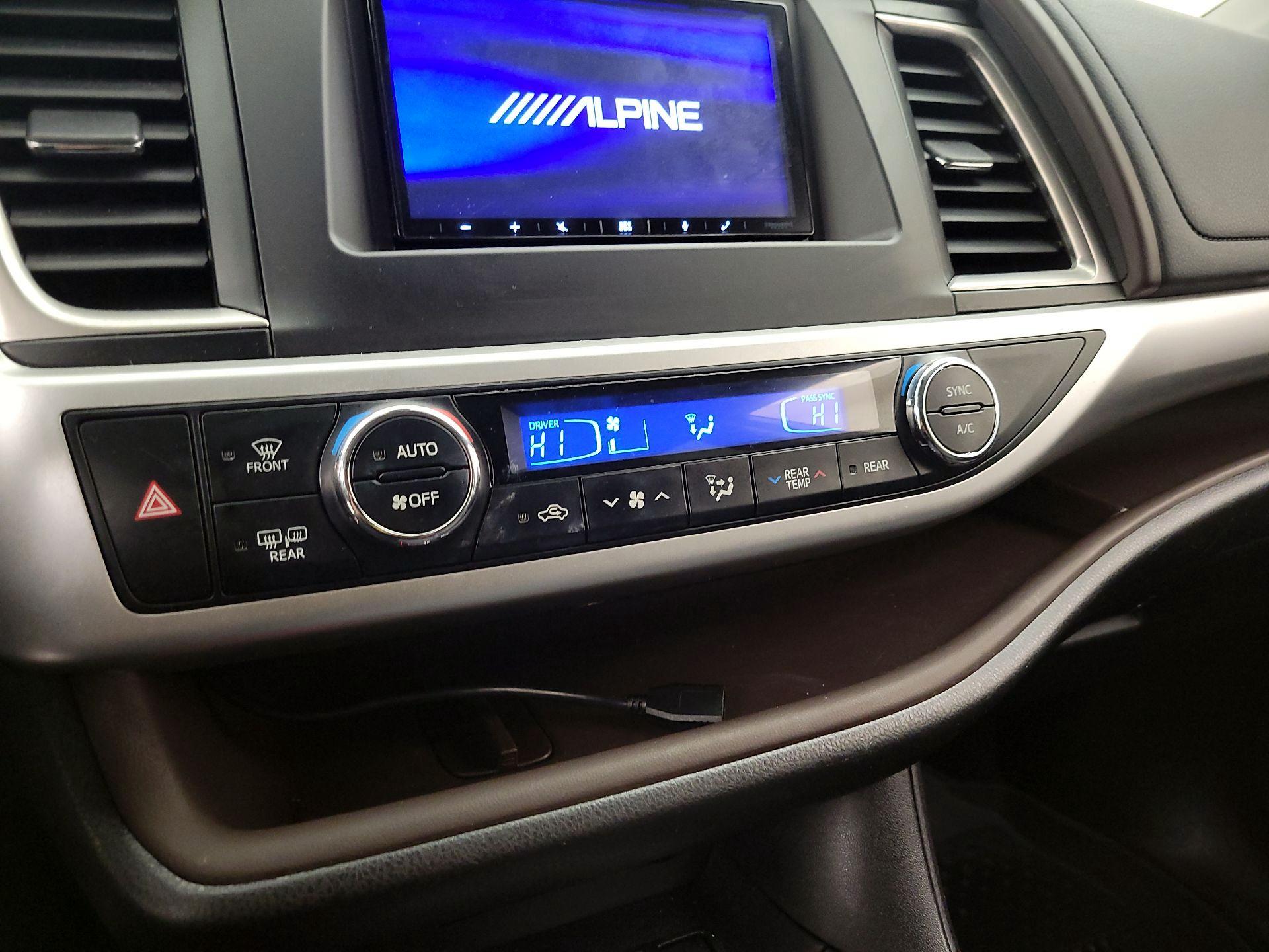 Thumbnail: 2017 Toyota Highlander - 16