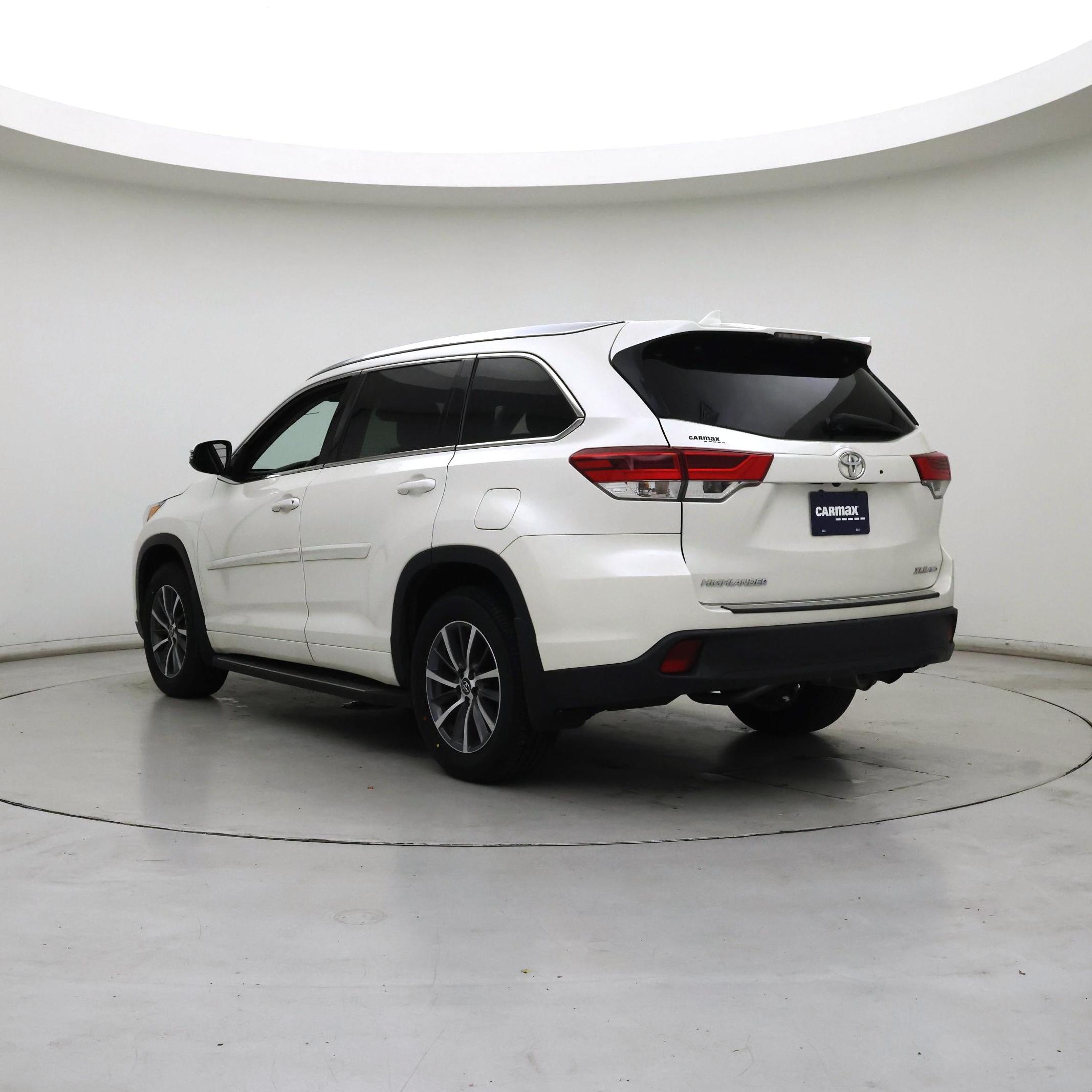 Thumbnail: 2017 Toyota Highlander - 2