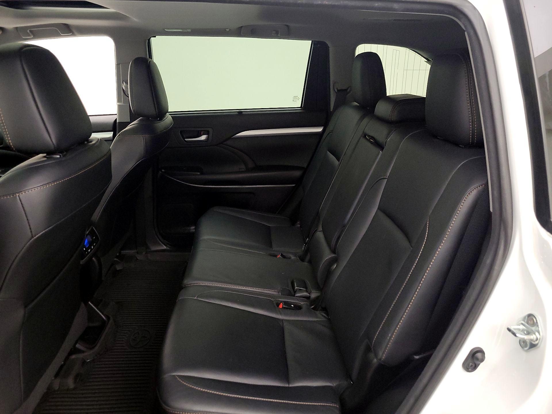 Thumbnail: 2017 Toyota Highlander - 20