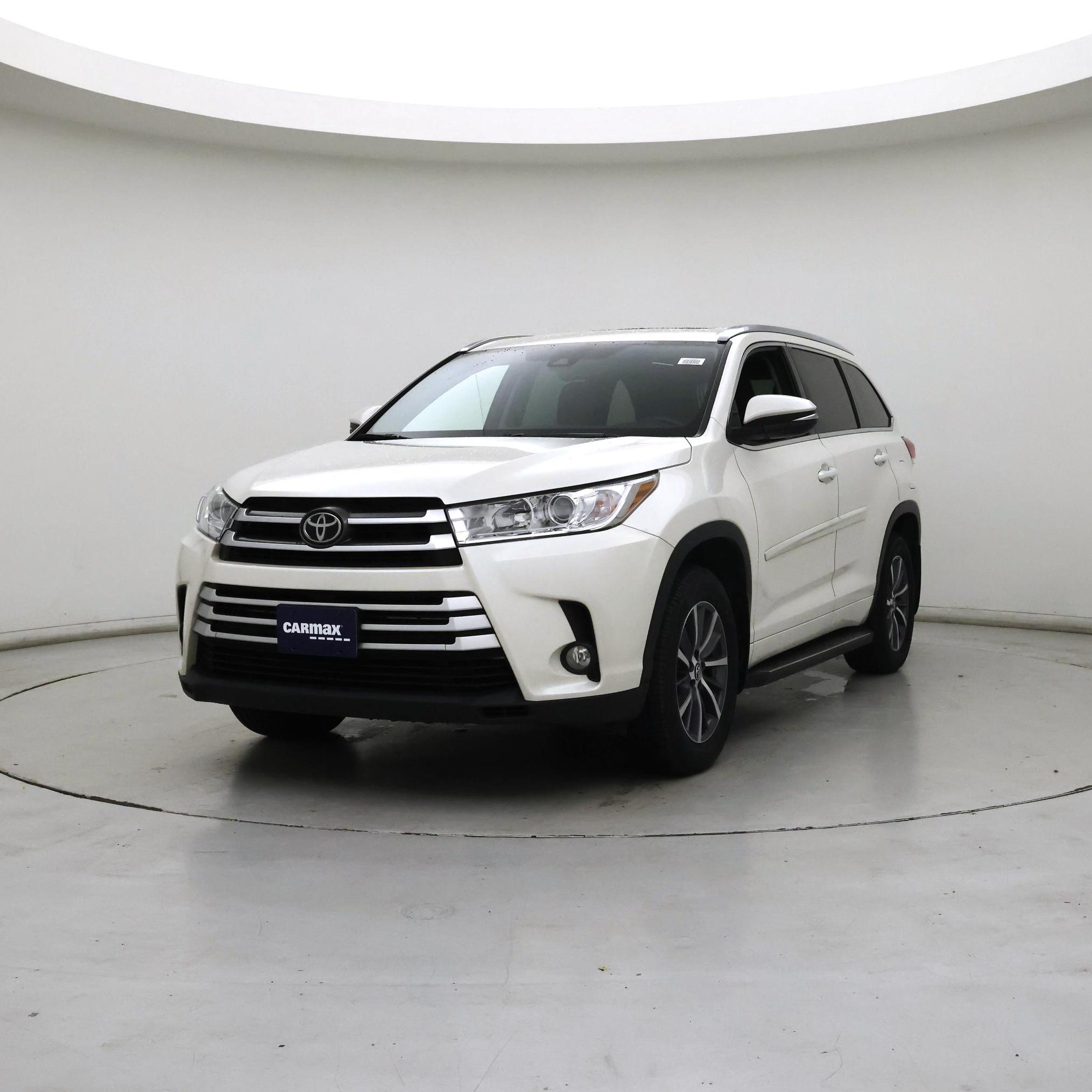 Thumbnail: 2017 Toyota Highlander - 4