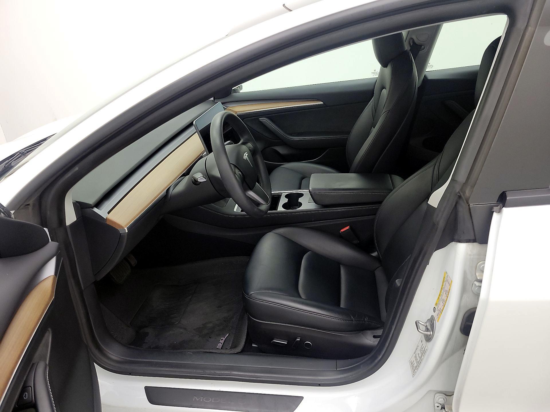 Thumbnail: 2022 Tesla Model 3 - 11