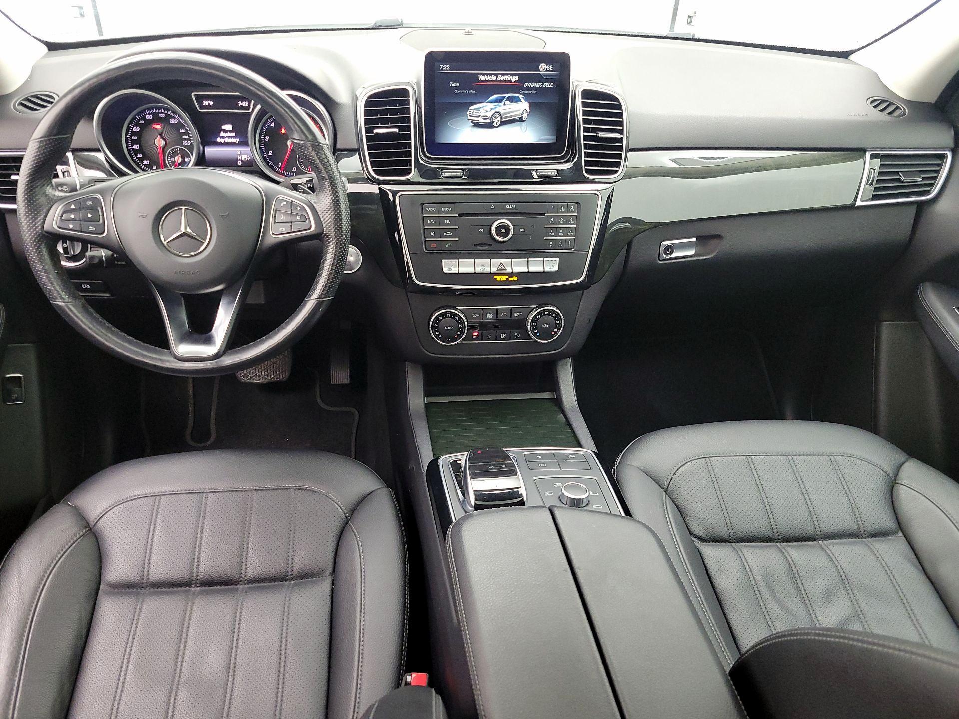 Thumbnail: 2016 Mercedes-Benz GLE - 9