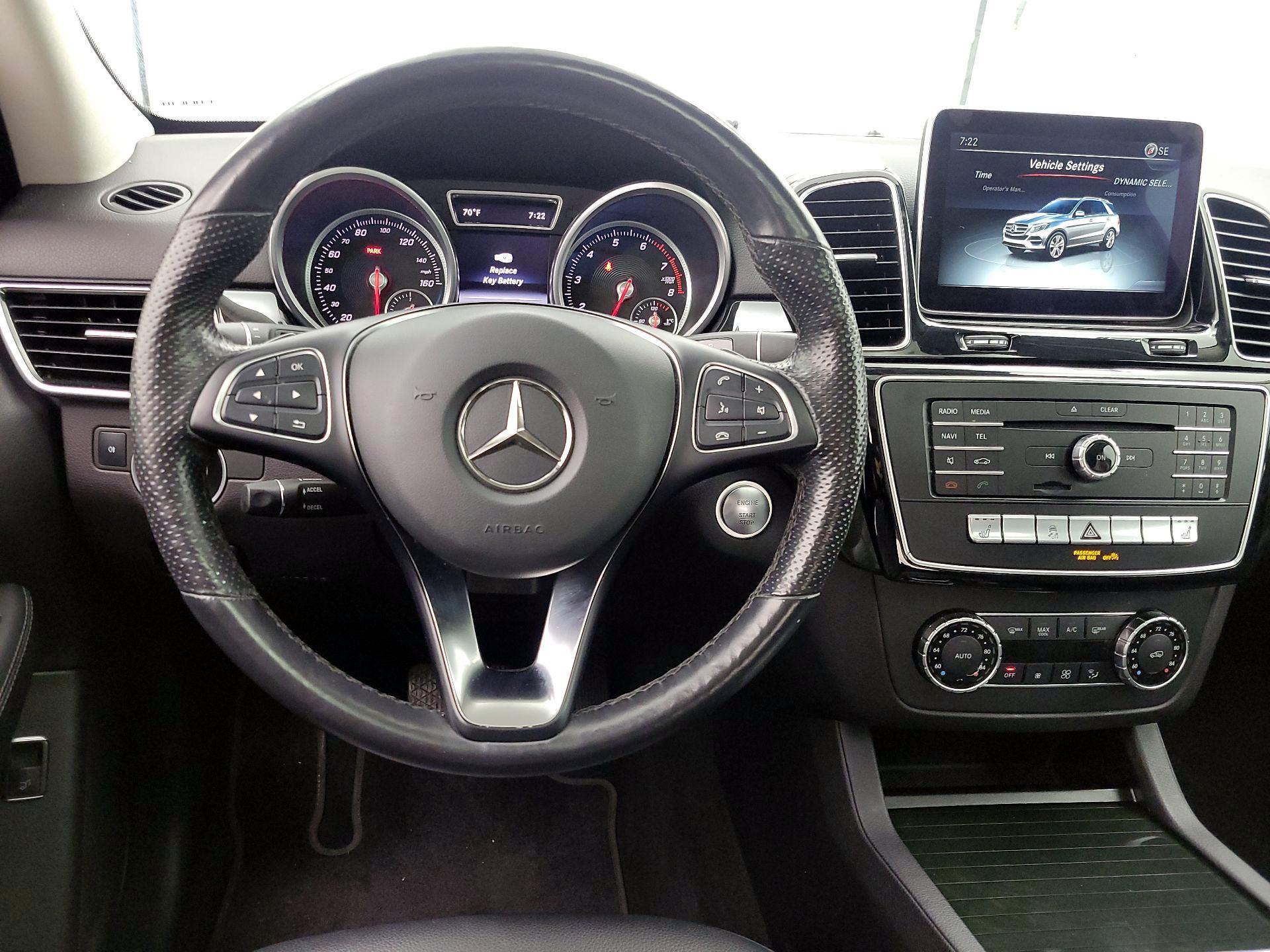 Thumbnail: 2016 Mercedes-Benz GLE - 10