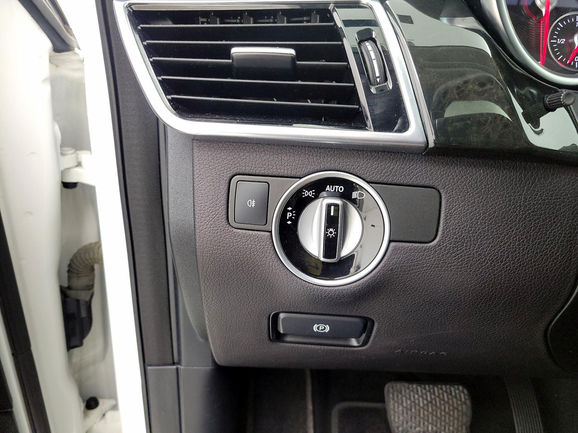 Thumbnail: 2016 Mercedes-Benz GLE - 13