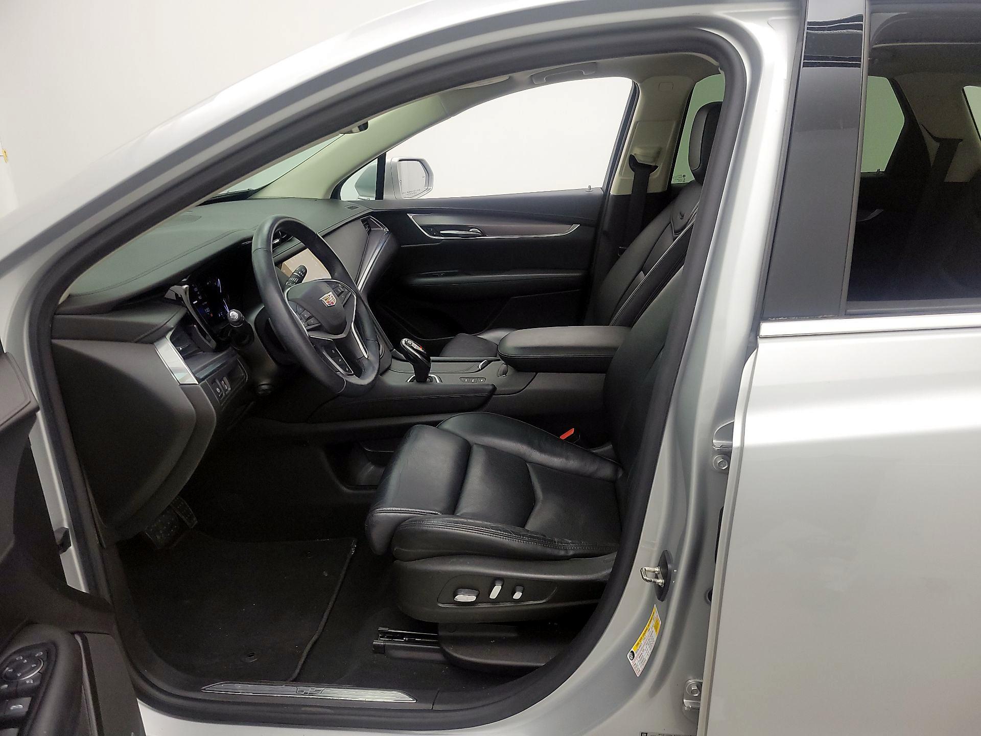 Thumbnail: 2017 Cadillac XT5 - 11