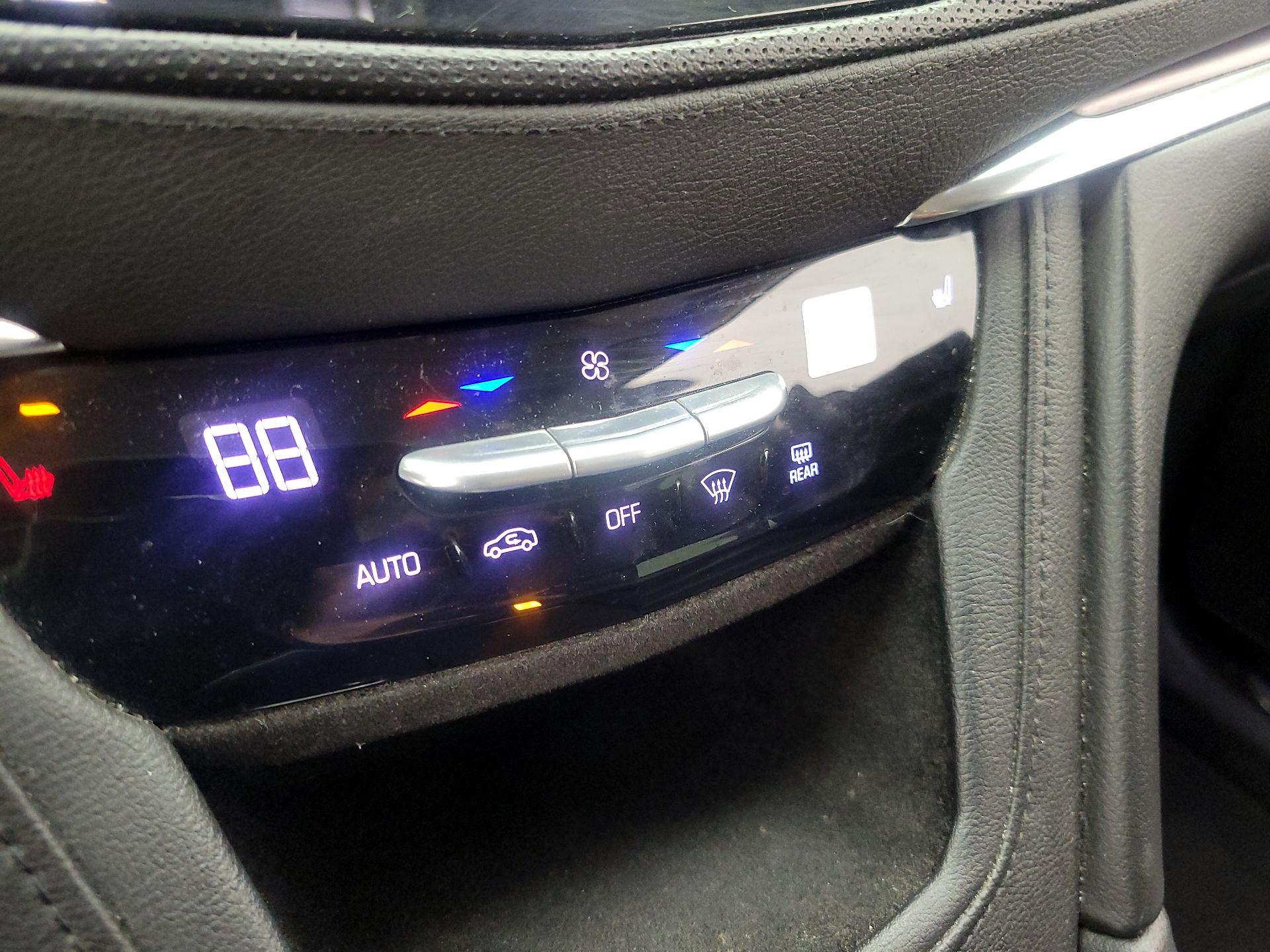 Thumbnail: 2017 Cadillac XT5 - 16