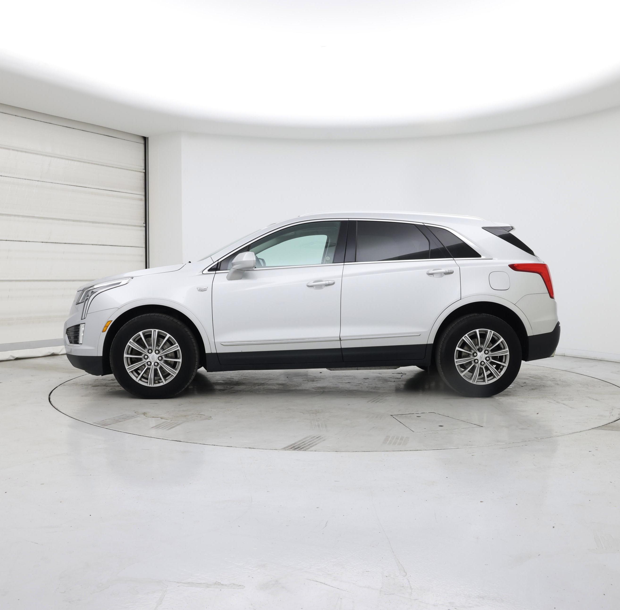 Thumbnail: 2017 Cadillac XT5 - 3