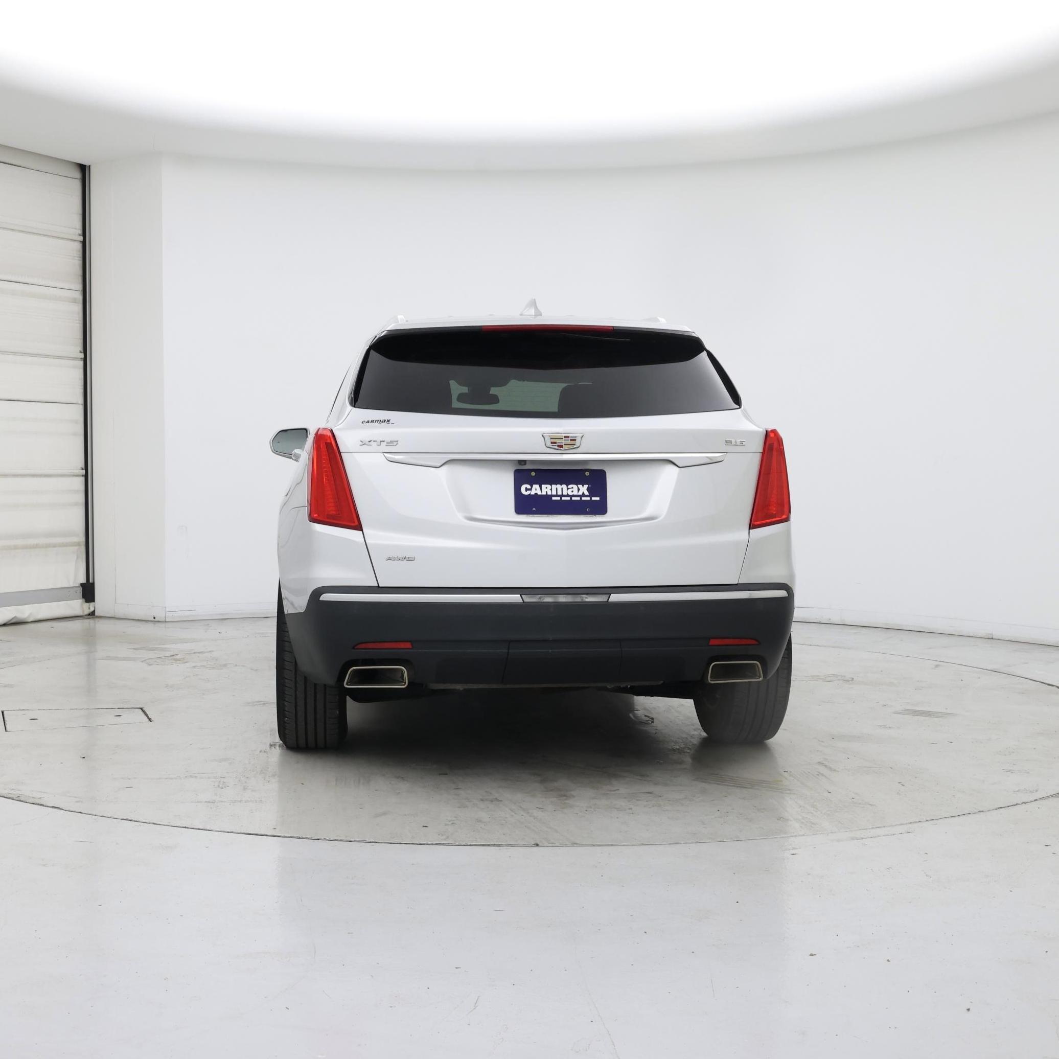 Thumbnail: 2017 Cadillac XT5 - 6