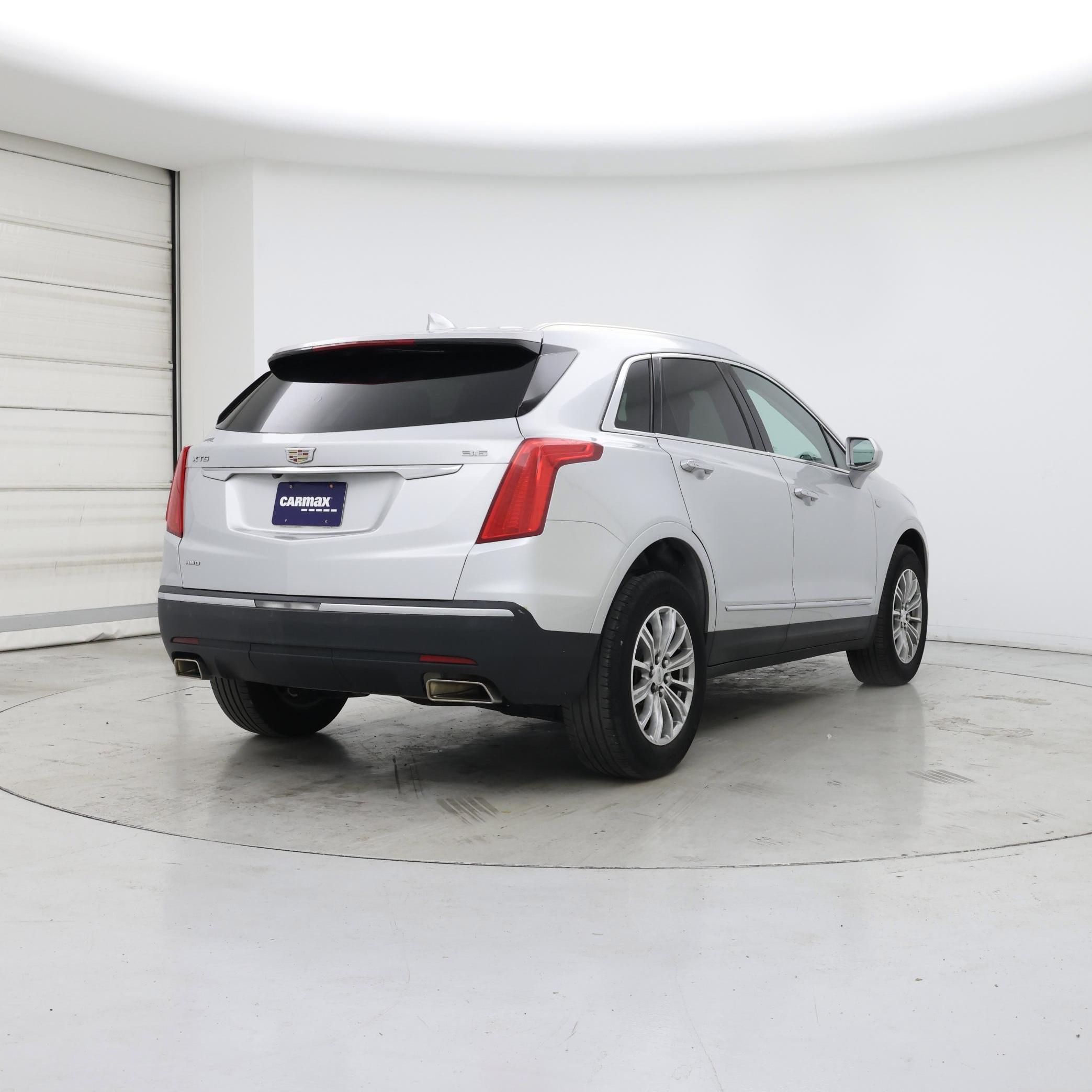 Thumbnail: 2017 Cadillac XT5 - 8