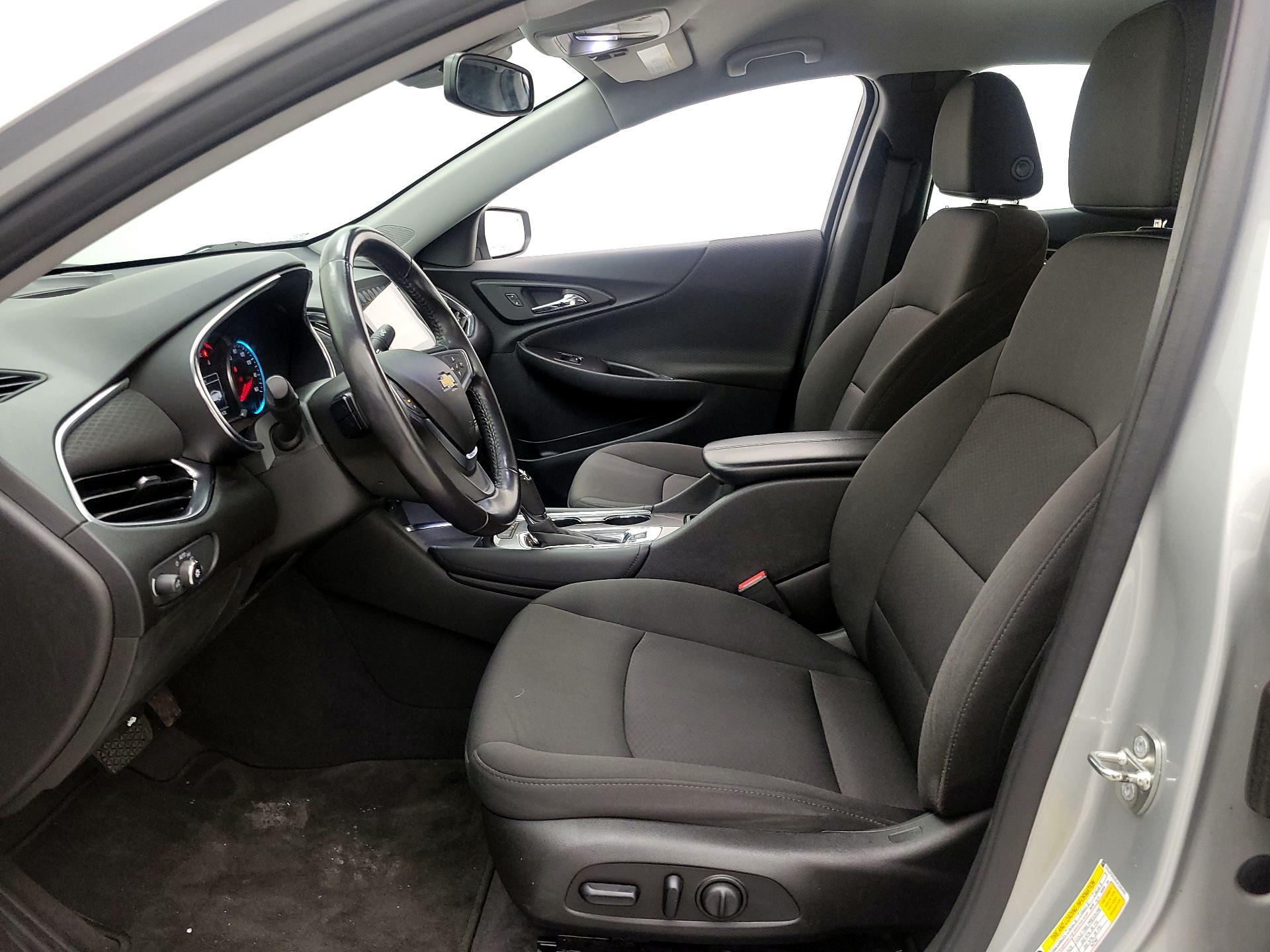 Thumbnail: 2018 Chevrolet Malibu - 11