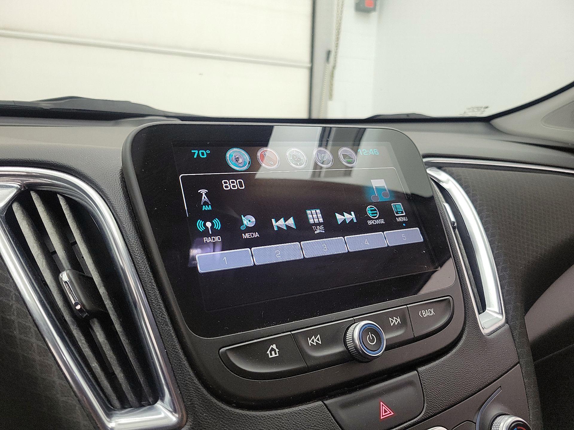 Thumbnail: 2018 Chevrolet Malibu - 14