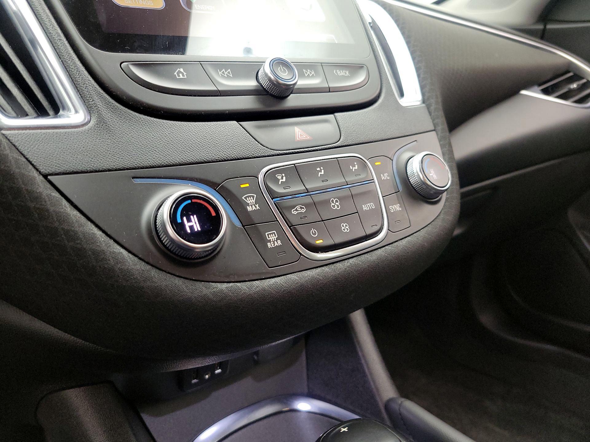 Thumbnail: 2018 Chevrolet Malibu - 15