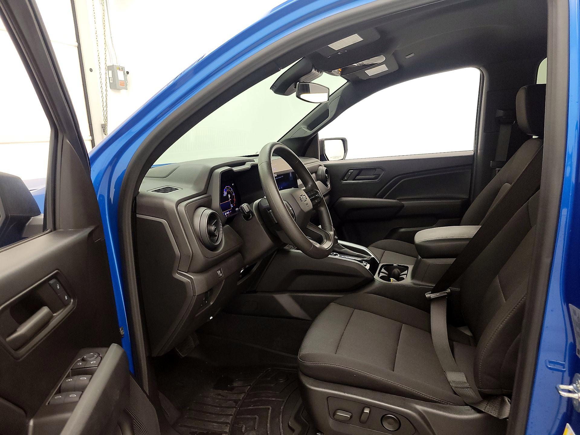 Thumbnail: 2024 Chevrolet Colorado - 11